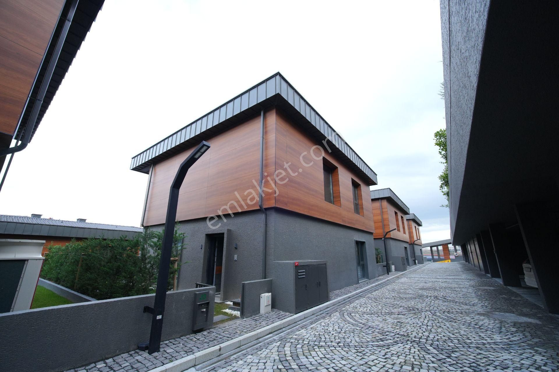 Mevsim İstanbul Bahçeşehir 7+2 Müstakil Tripleks Satılık Villa - Görsel 12