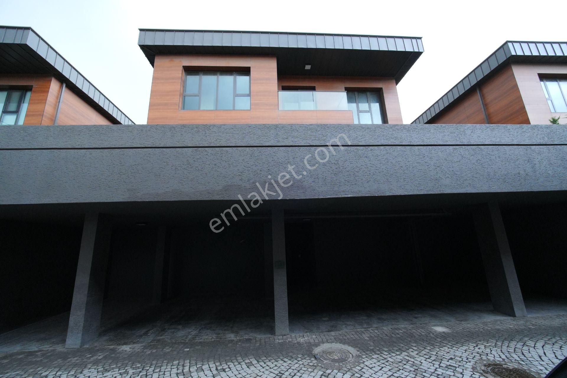 Mevsim İstanbul Bahçeşehir 7+2 Müstakil Tripleks Satılık Villa - Görsel 28