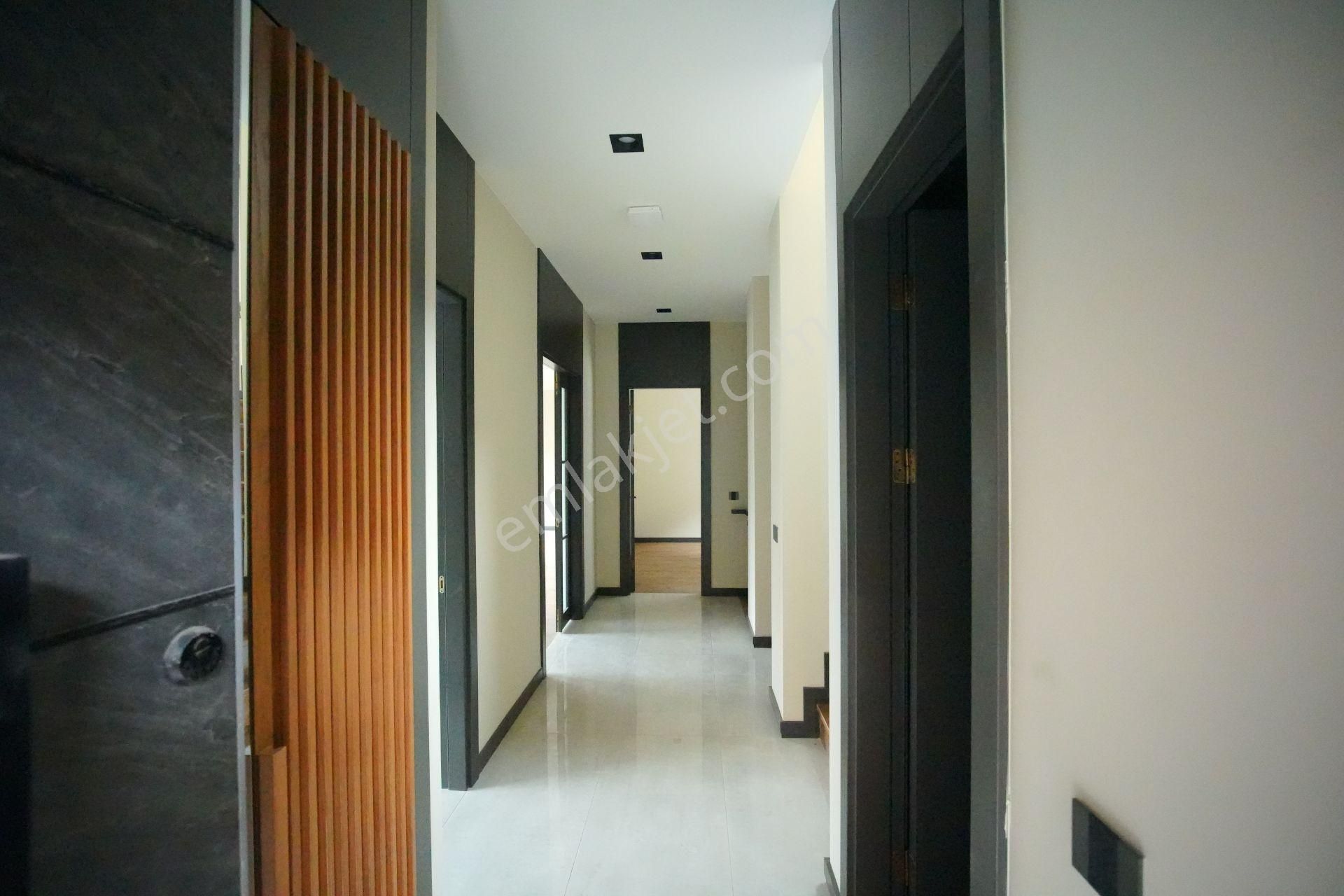 Mevsim İstanbul Bahçeşehir 7+2 Müstakil Tripleks Satılık Villa - Görsel 8