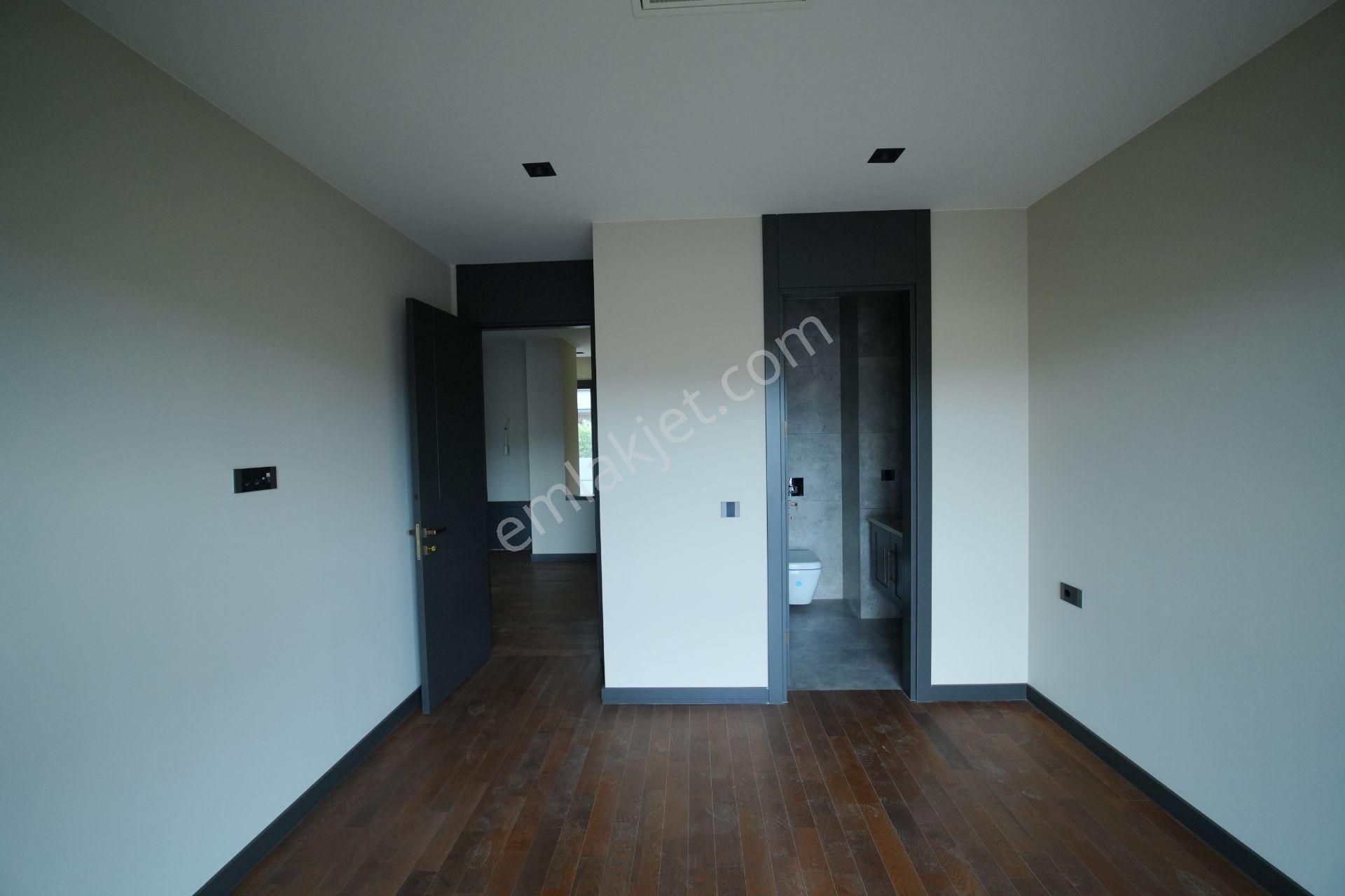 Mevsim İstanbul Bahçeşehir 7+2 Müstakil Tripleks Satılık Villa - Görsel 20