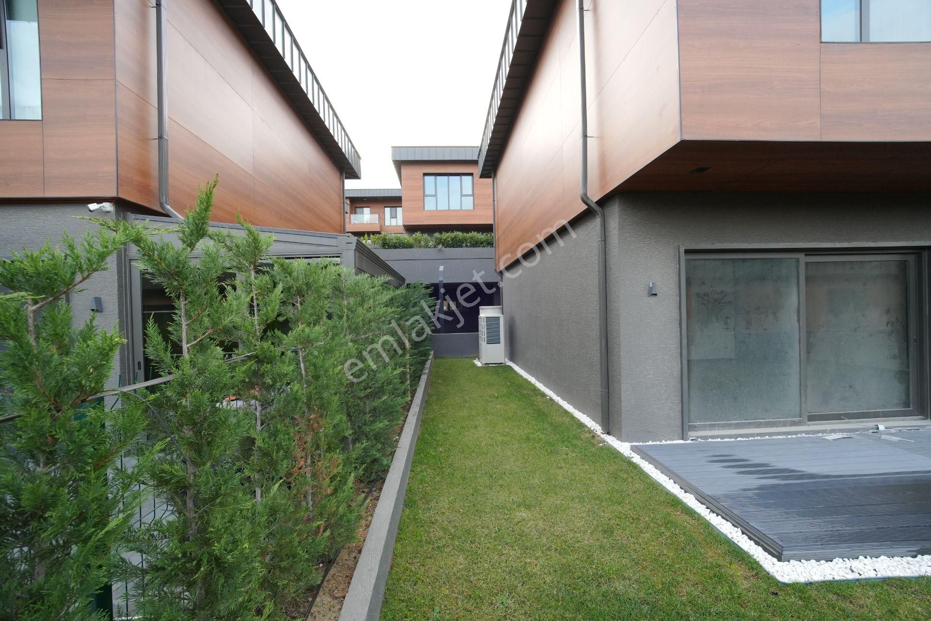 Mevsim İstanbul Bahçeşehir 7+2 Müstakil Tripleks Satılık Villa - Görsel 4