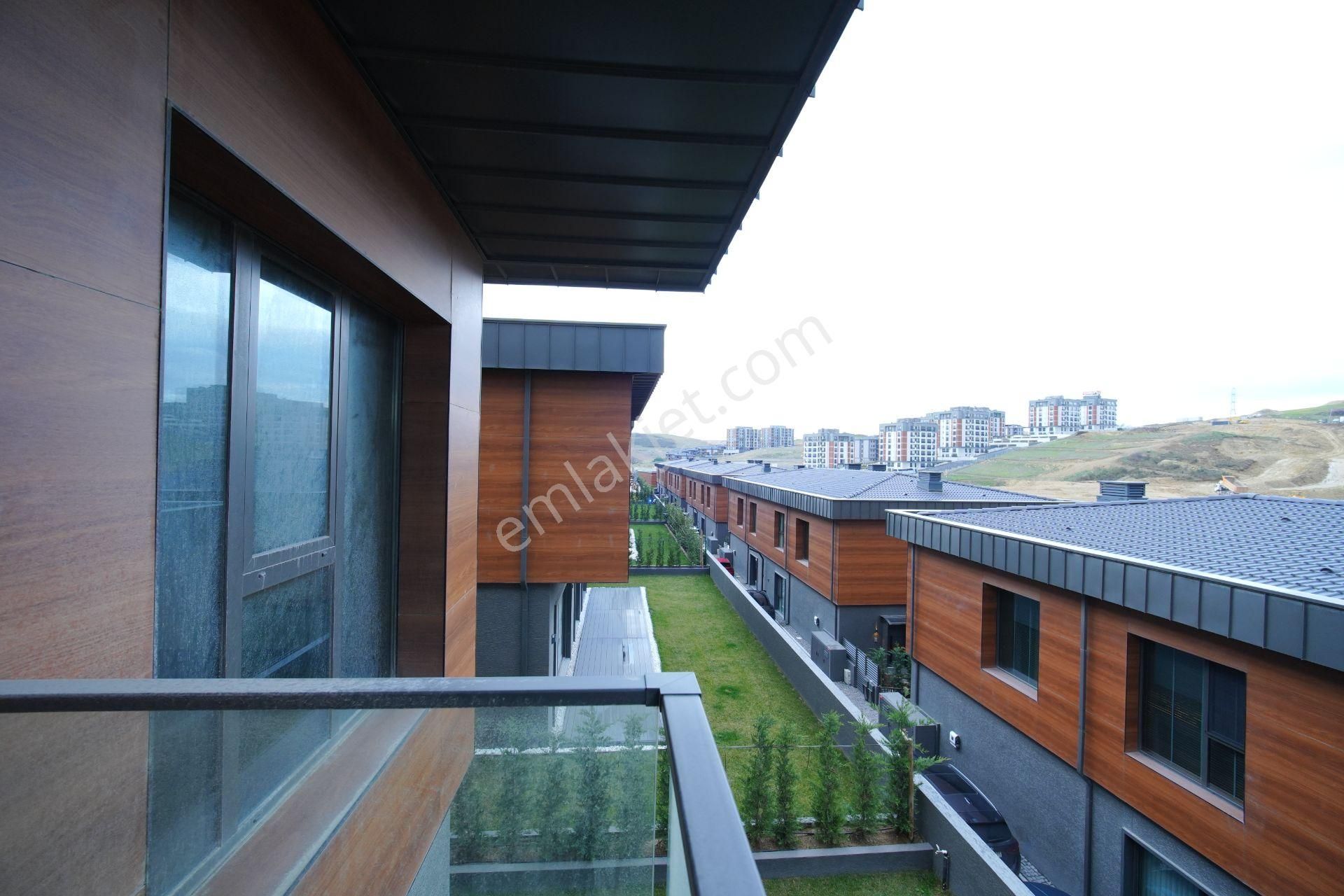 Mevsim İstanbul Bahçeşehir 7+2 Müstakil Tripleks Satılık Villa - Görsel 24