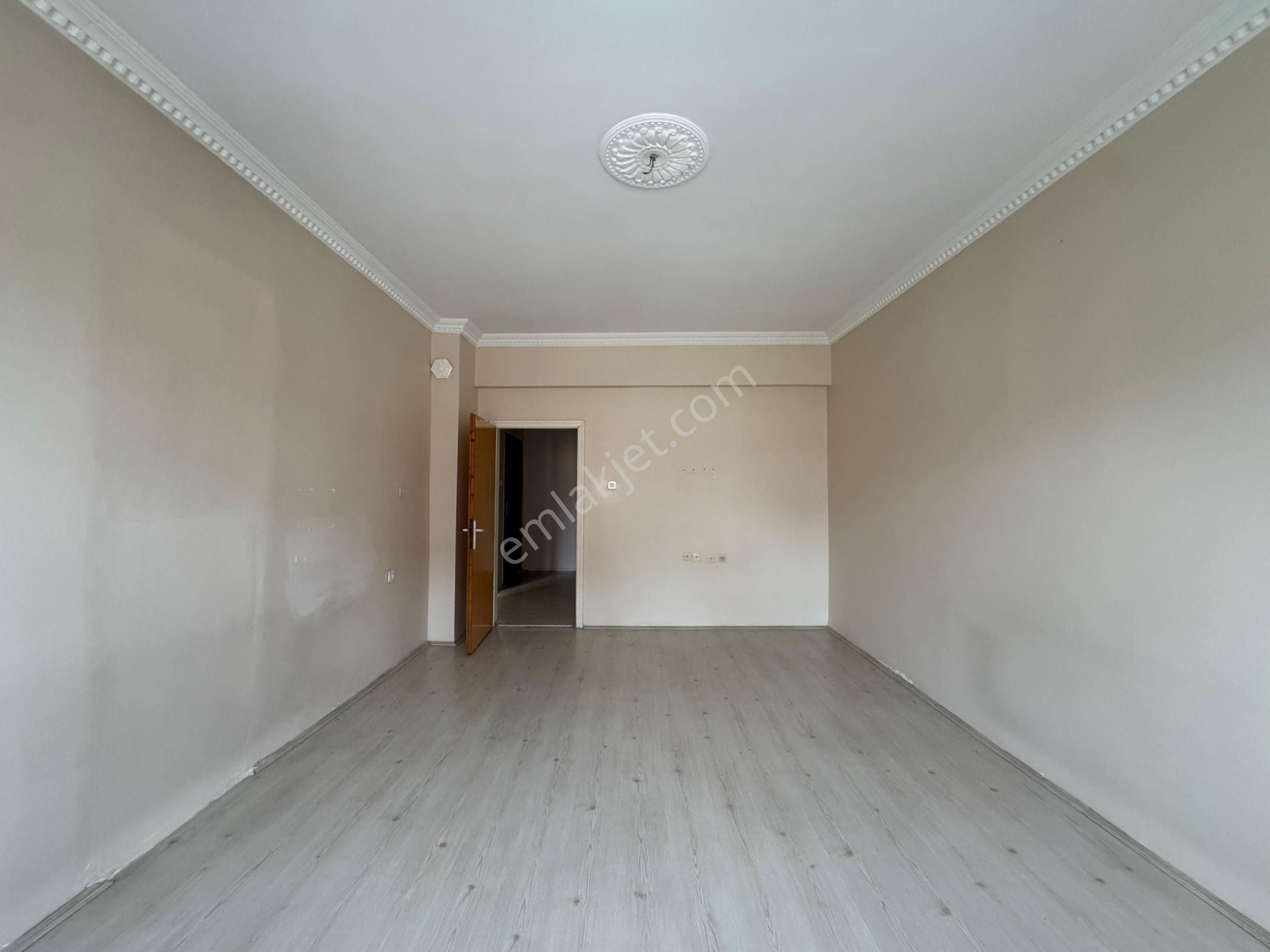 İldem 3 Tramvay Durağında Ara Kat Daire - Görsel 12