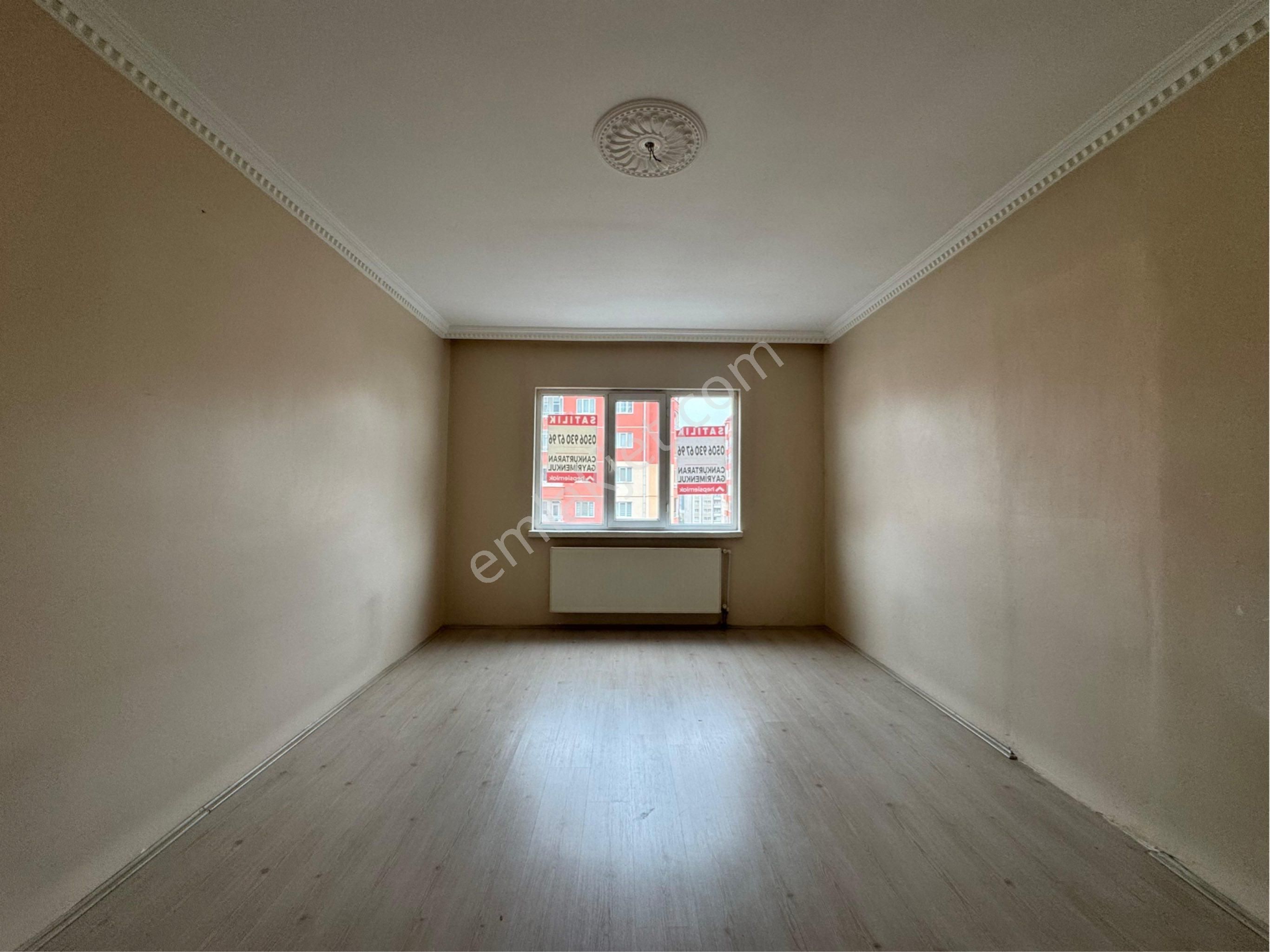 İldem 3 Tramvay Durağında Ara Kat Daire - Görsel 9