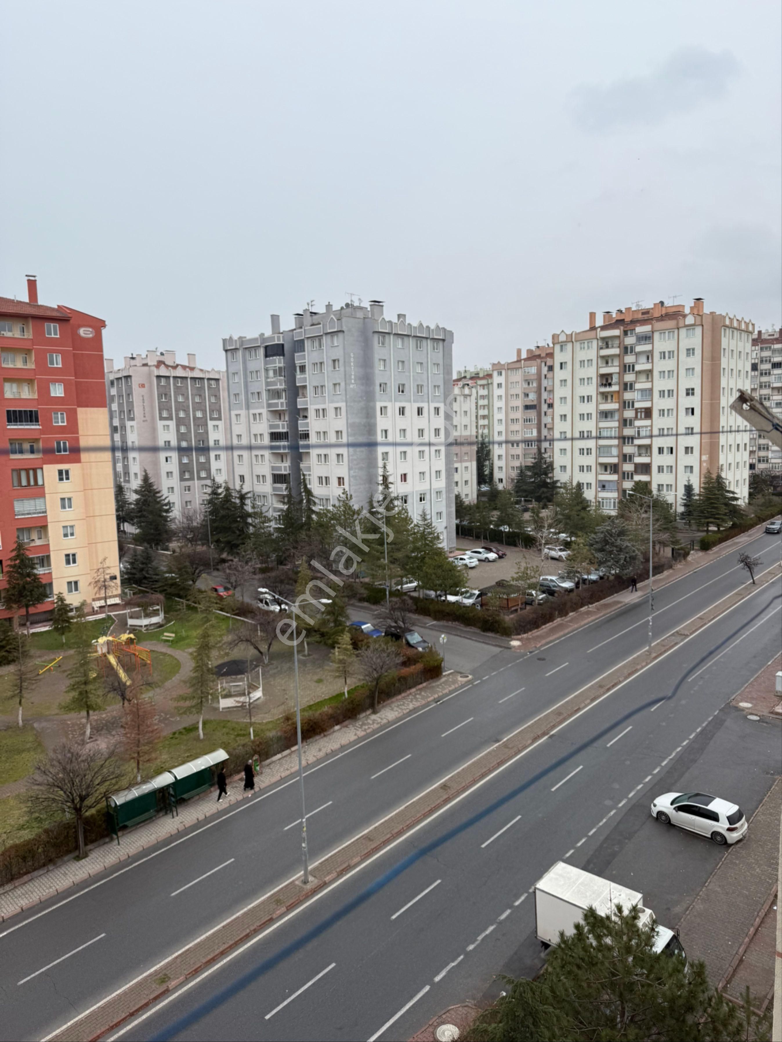 İldem 3 Tramvay Durağında Ara Kat Daire - Görsel 34