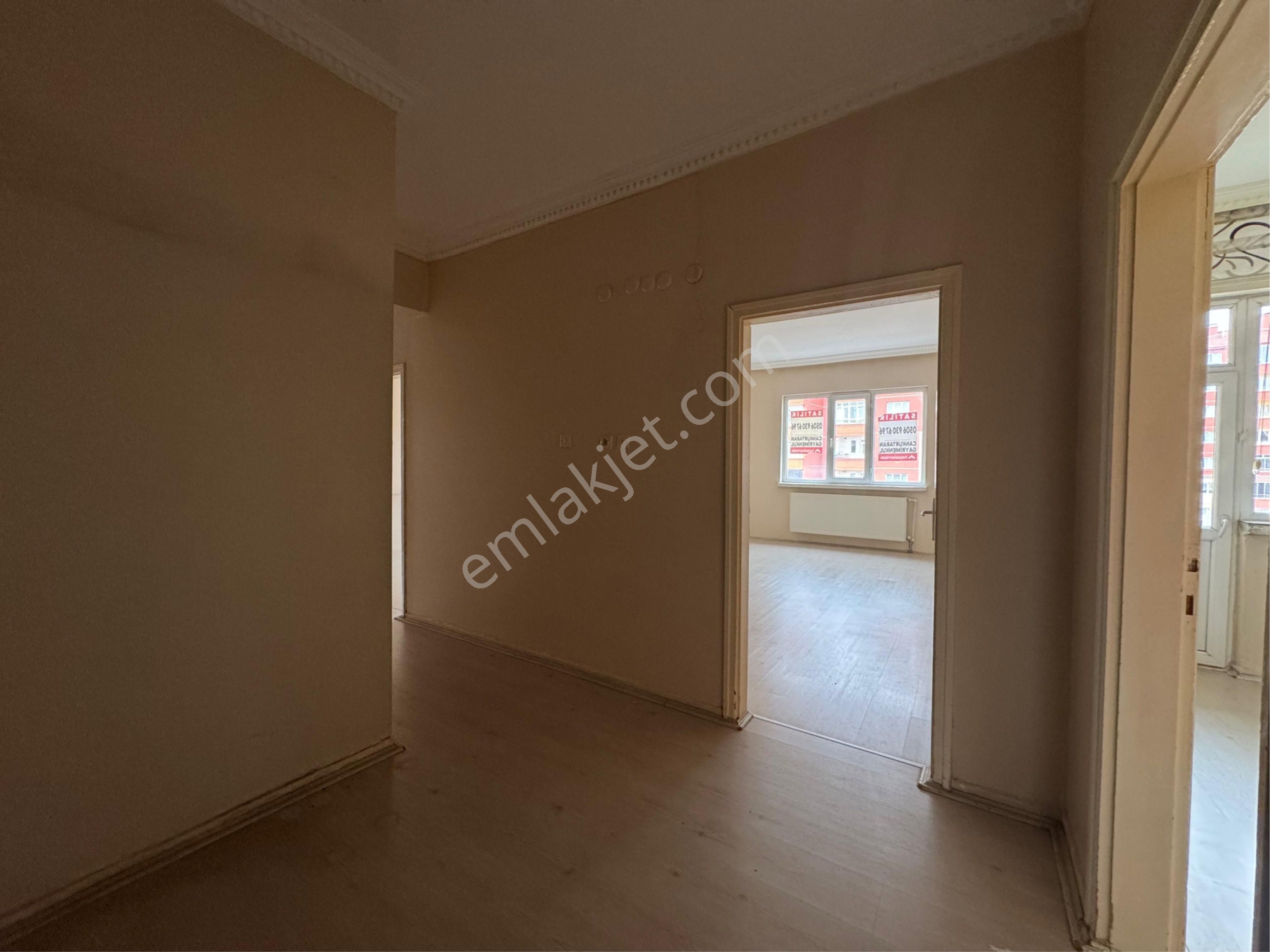 İldem 3 Tramvay Durağında Ara Kat Daire - Görsel 10