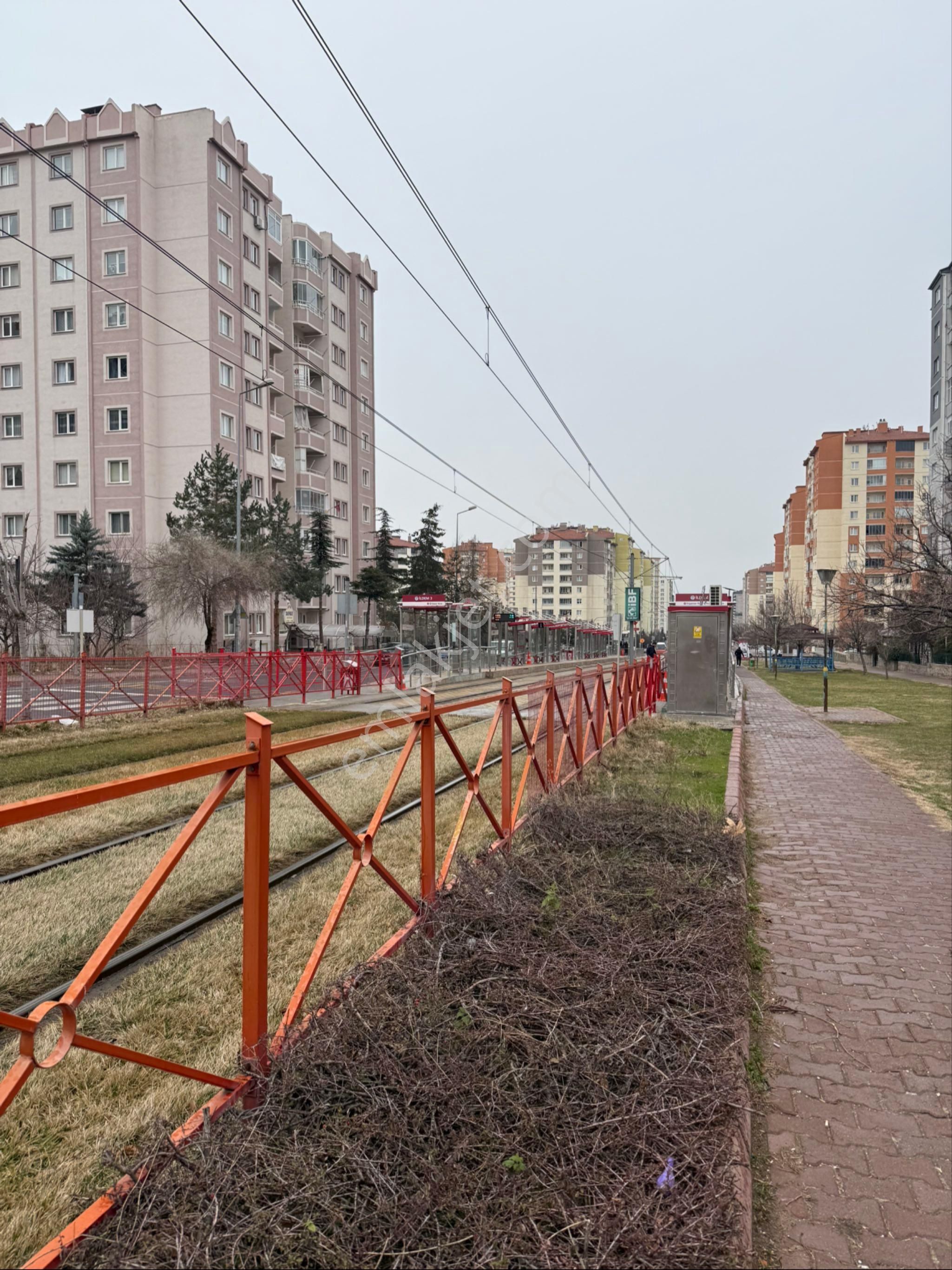 İldem 3 Tramvay Durağında Ara Kat Daire - Görsel 27