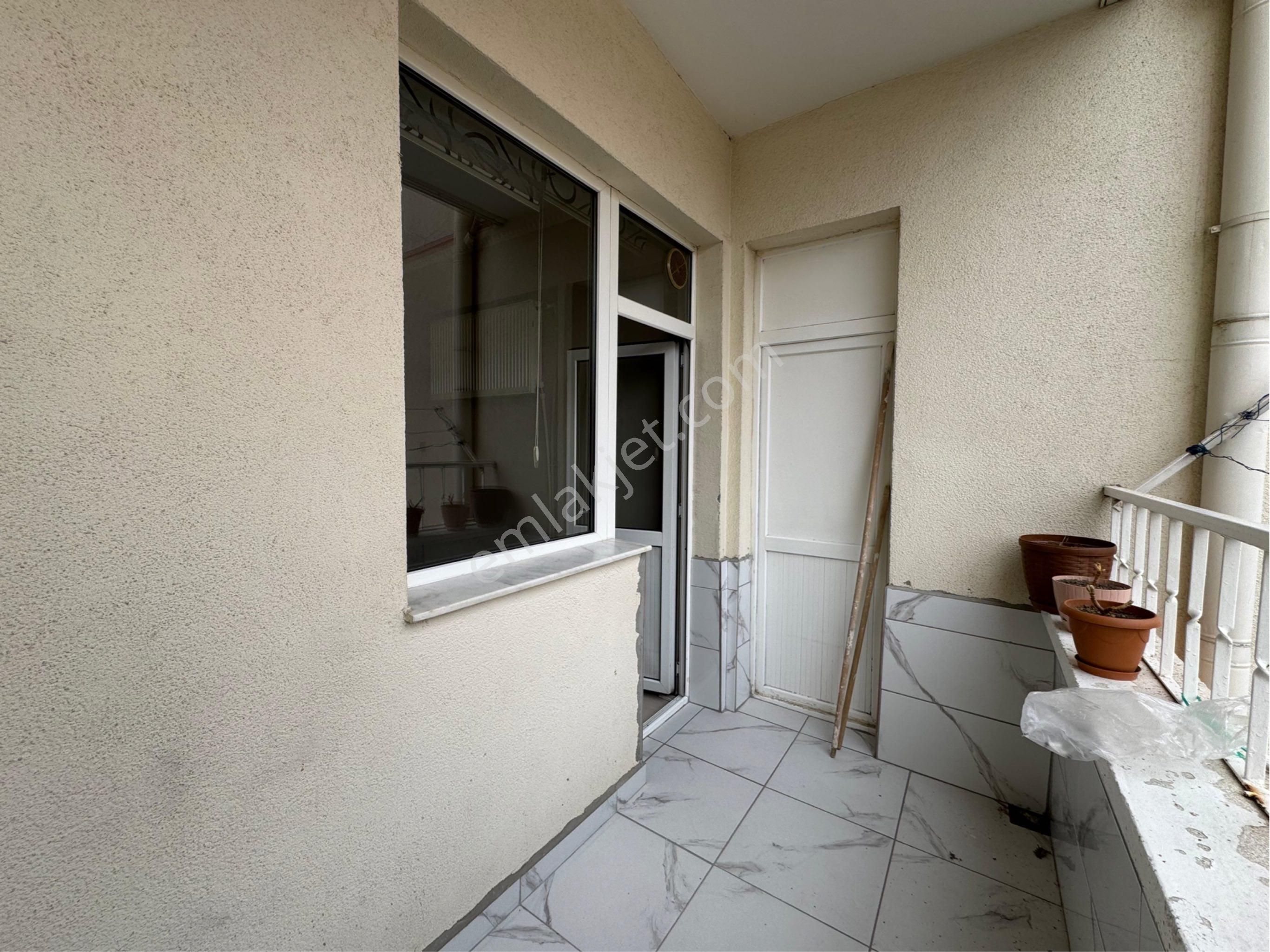 İldem 3 Tramvay Durağında Ara Kat Daire - Görsel 6