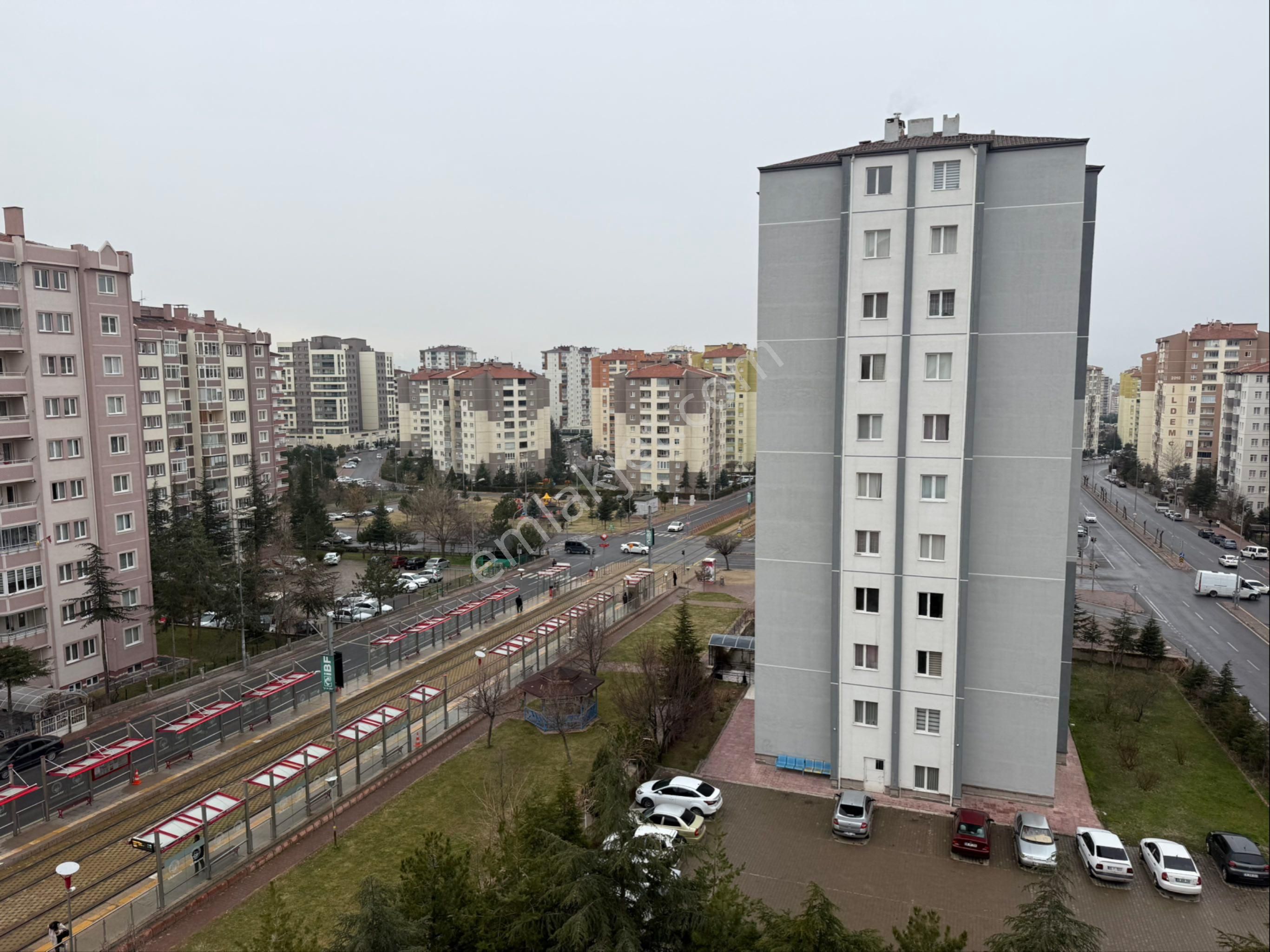 İldem 3 Tramvay Durağında Ara Kat Daire - Görsel 29