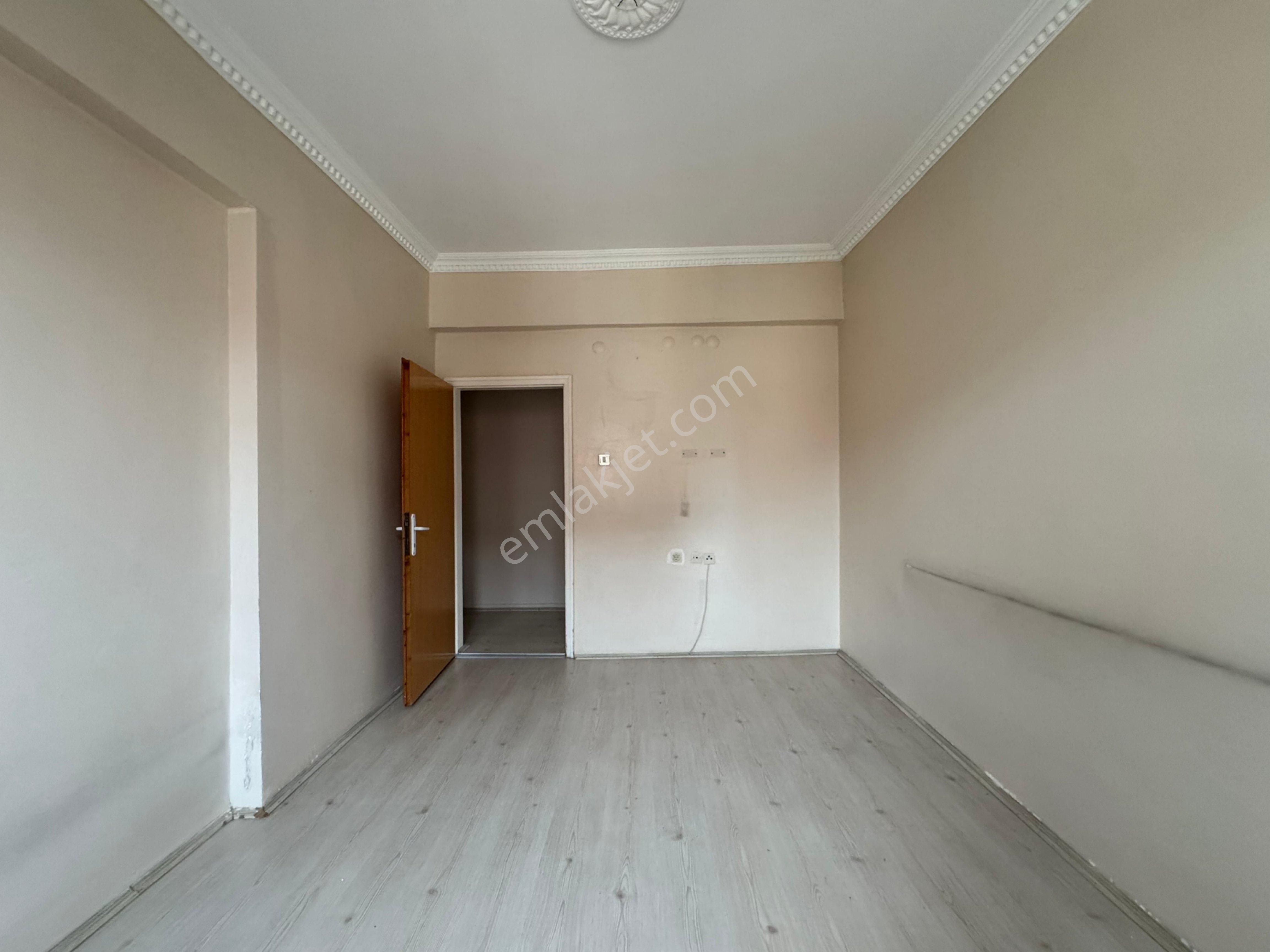 İldem 3 Tramvay Durağında Ara Kat Daire - Görsel 15