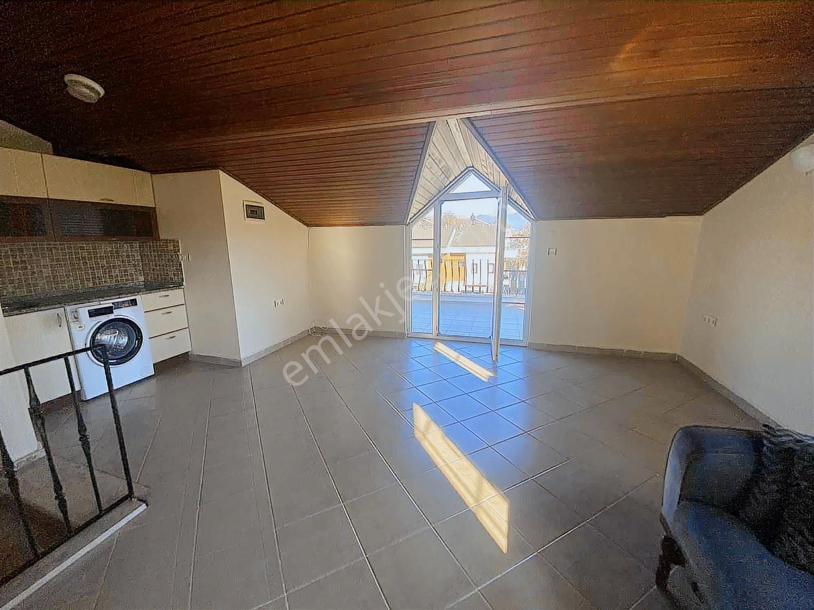 Fethiye Foça Mah.de İlkon'dan Kiralık 3+1 Eşyalı Daire - Görsel 11