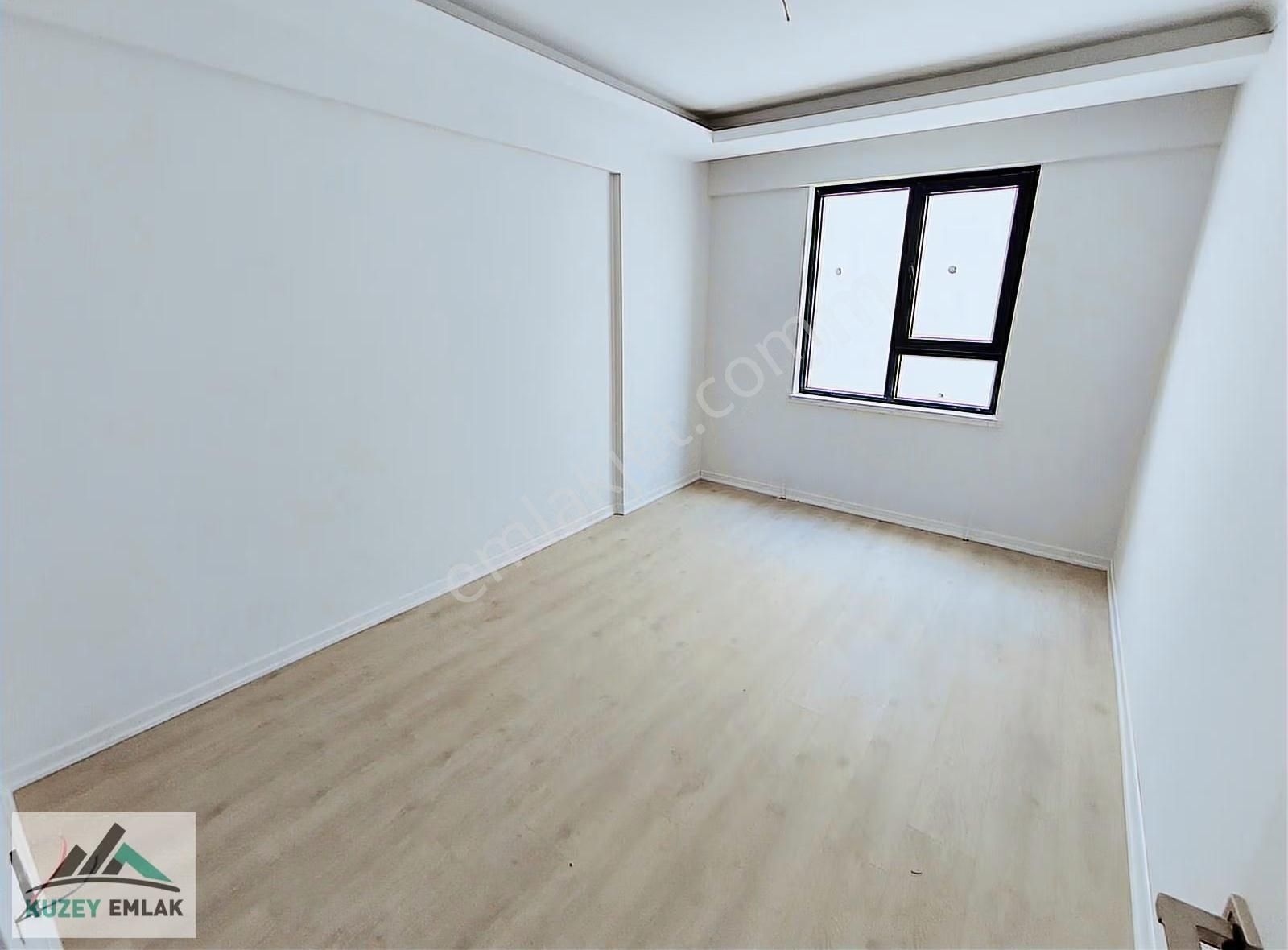 Kuzey Emlak'tan Cadde Üzeri Ulaşıma Yakın 3+1 Fırsat Dairesi - Görsel 4