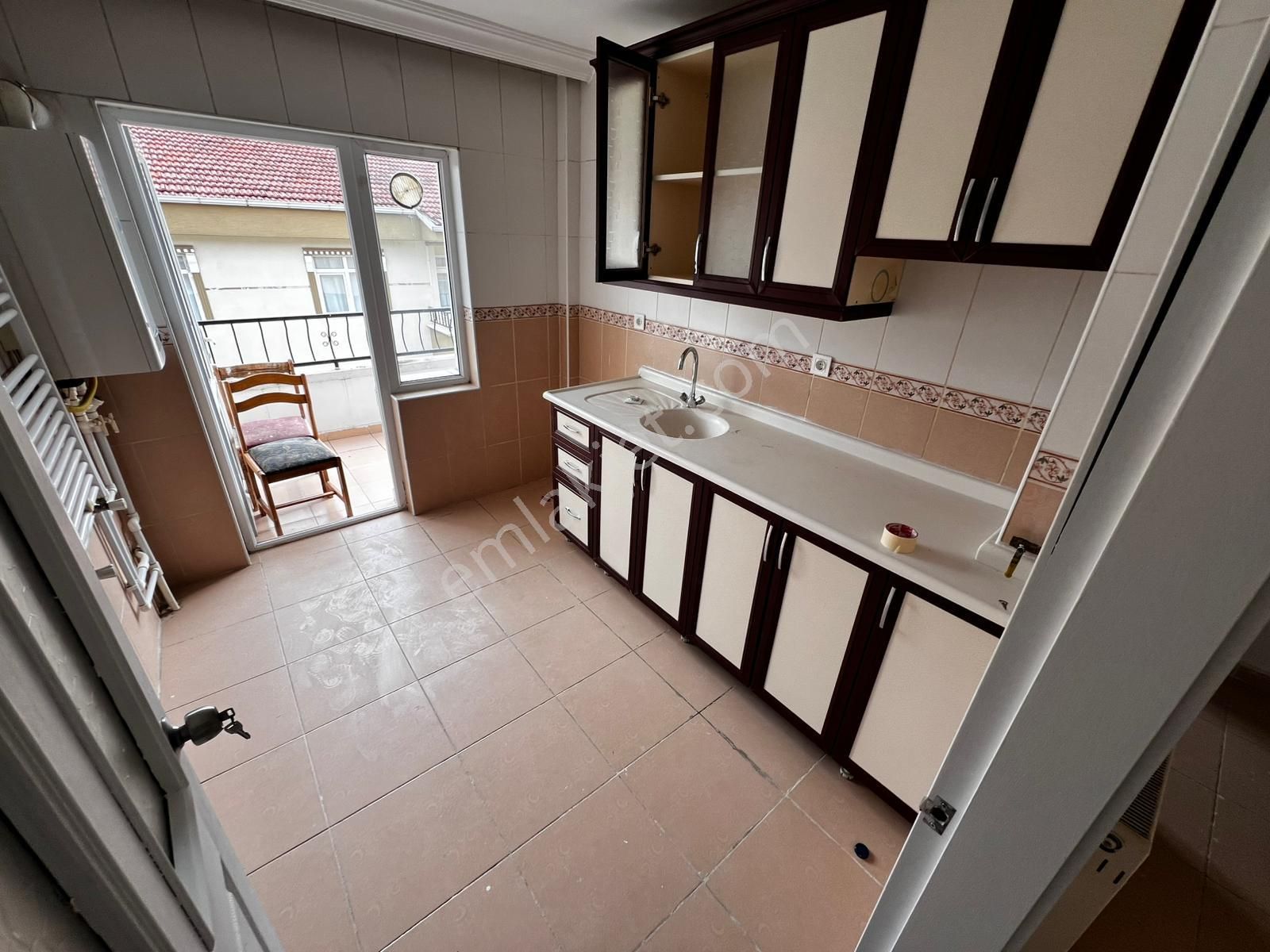 Malazgirit Mah 2+1 Geniş Ön Cephe Masrafsız Kiralık Daire