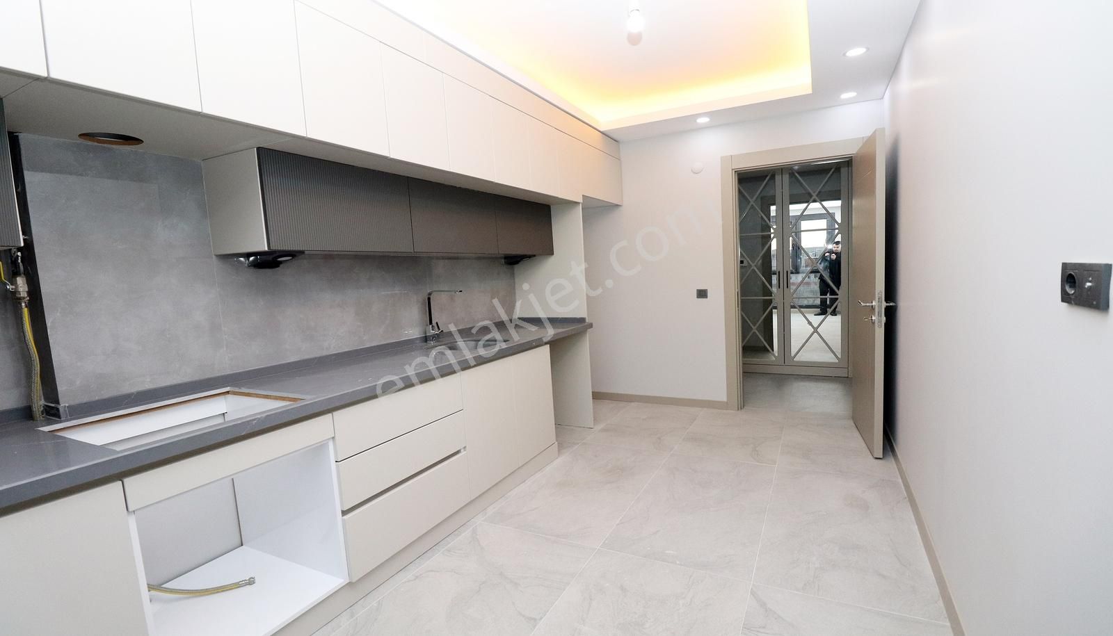 Beylikdüzü Kavaklıda Satılık 2+1 Daire - Görsel 26