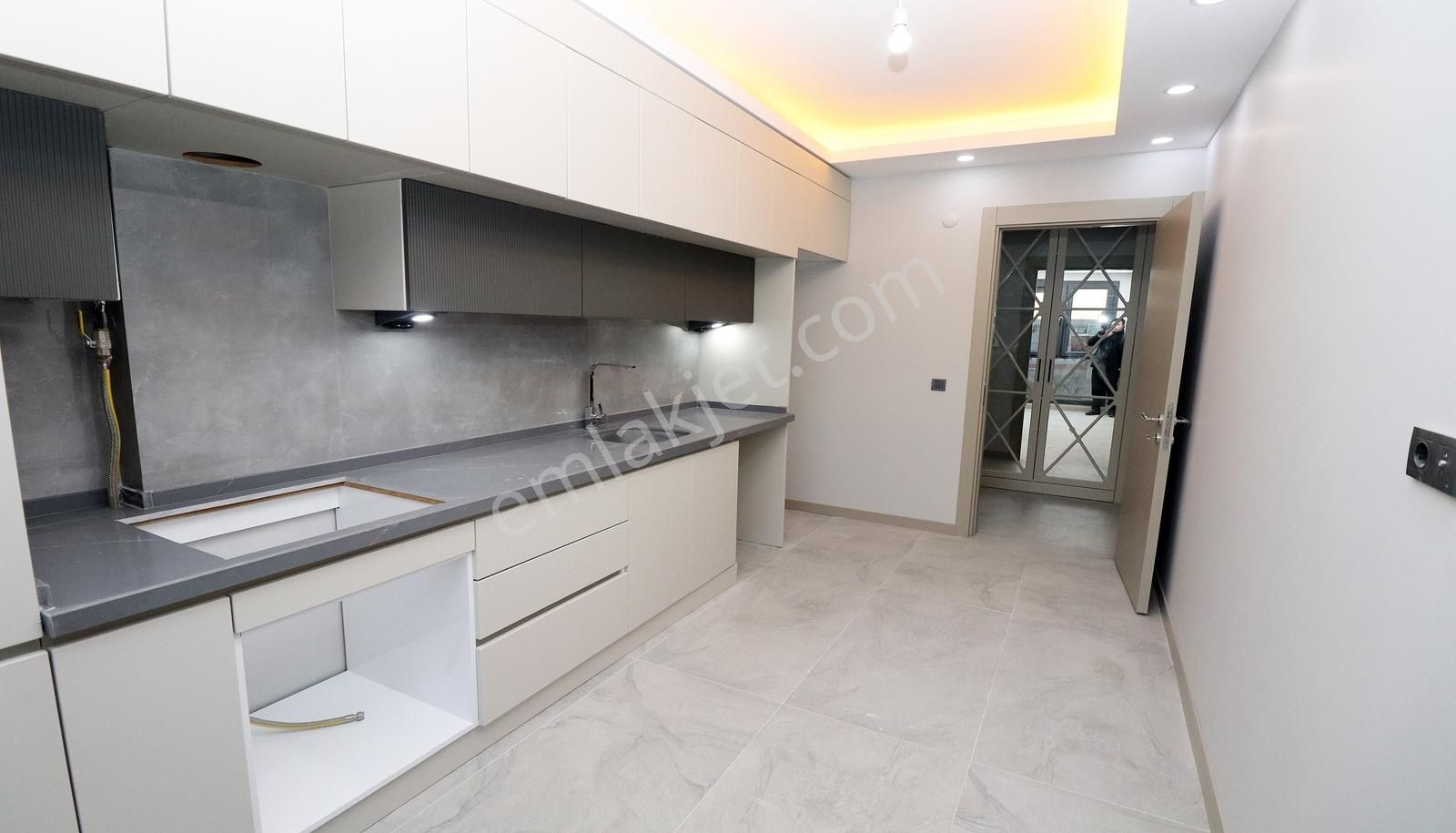 Beylikdüzü Kavaklıda Satılık 2+1 Daire - Görsel 9