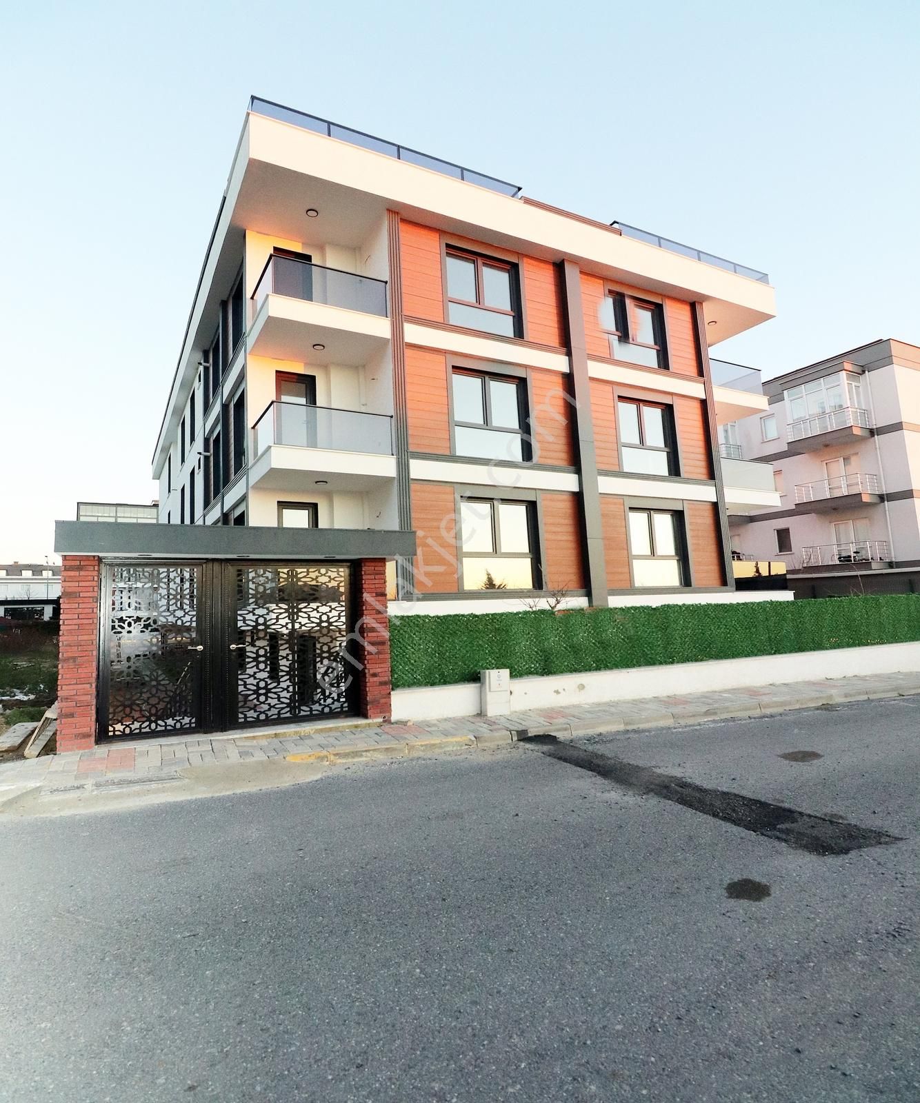 Beylikdüzü Kavaklıda Satılık 2+1 Daire - Görsel 3