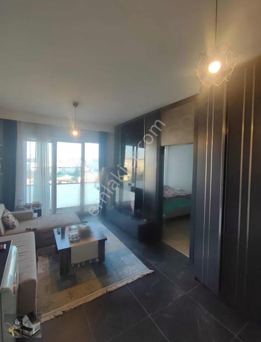 Merkez Metro Yanında Ultra Lüks Dekorlu 1+1