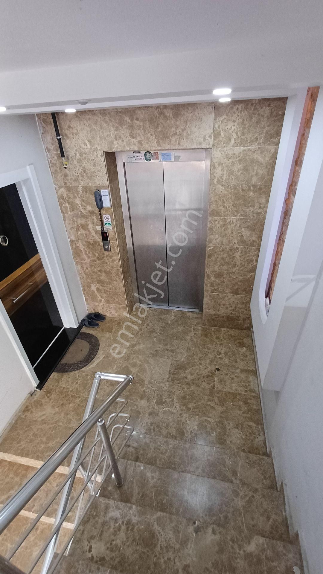 100.yıl'da Az Katlı Açık Mutfak 10 Yaş Satılık Daire - Görsel 5