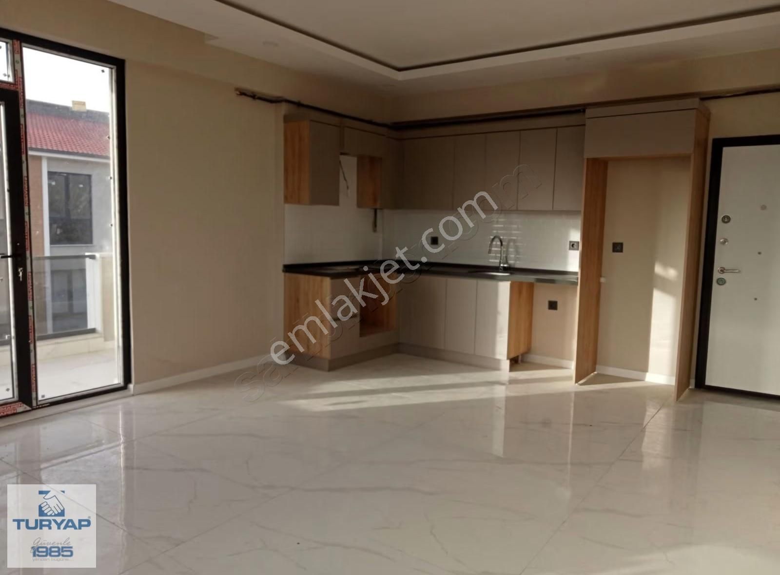 Kadıköy'de Site İçerisinde 1+1 Daire - Görsel 3