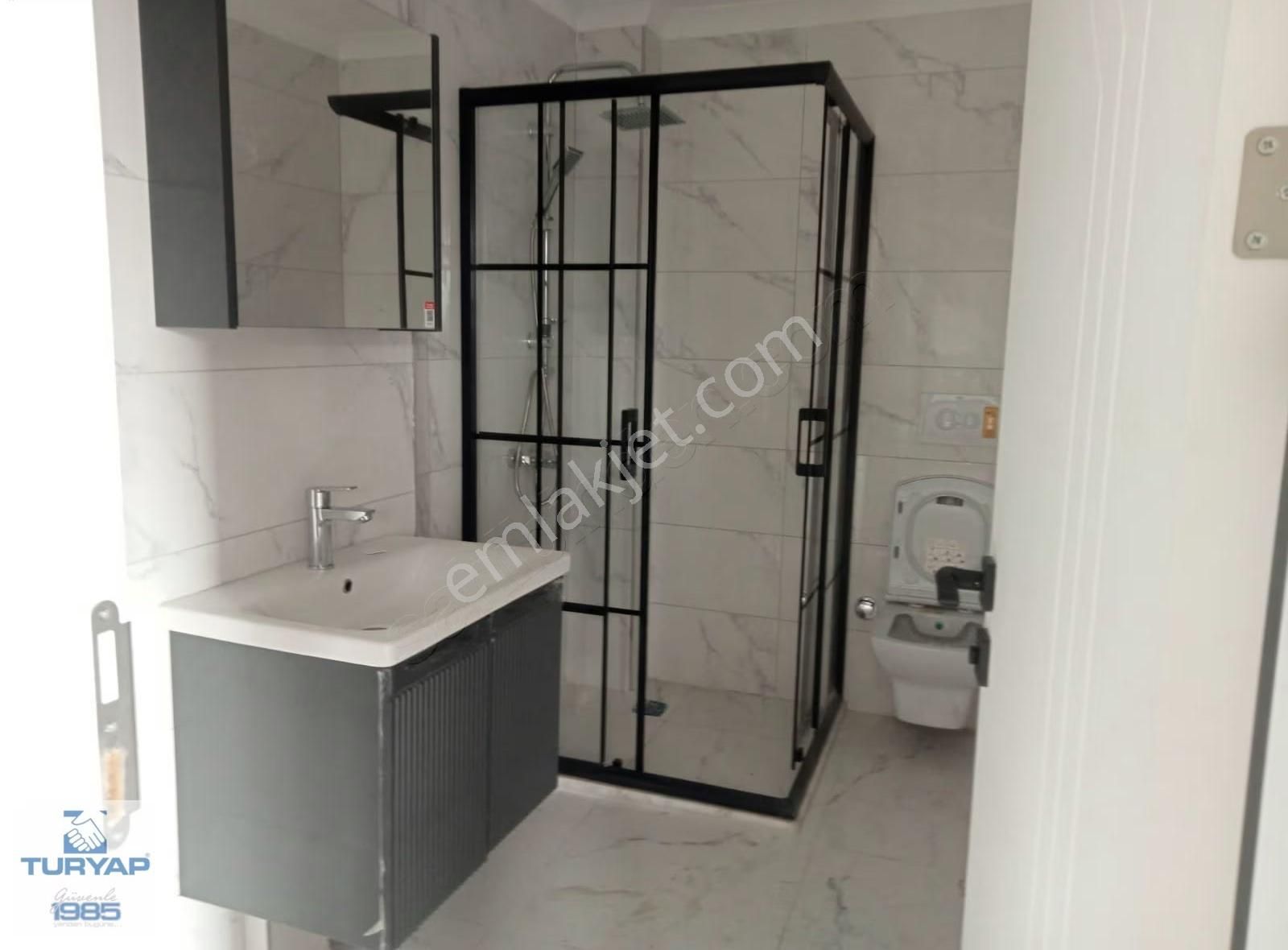 Kadıköy'de Site İçerisinde 1+1 Daire - Görsel 6