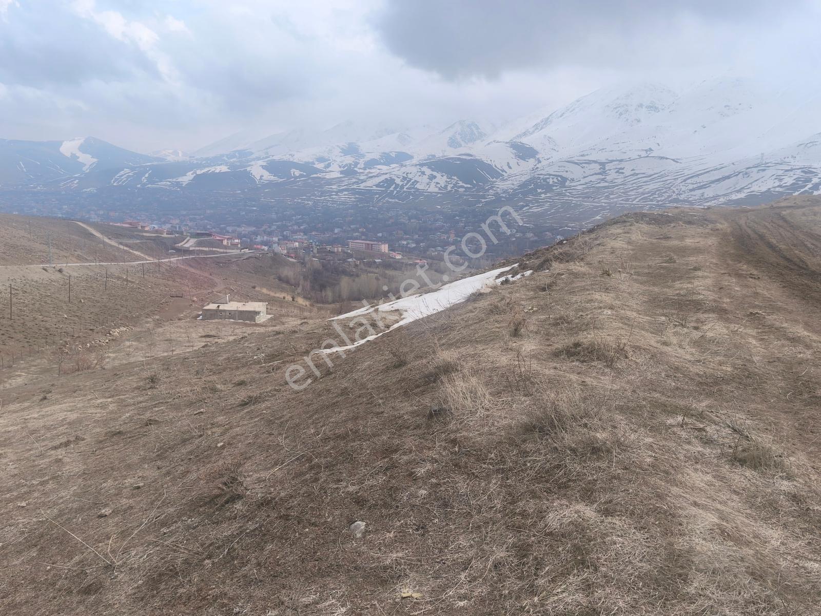 Gevaş Merkez'de Satılık 9 Dönüm Arsa - Görsel 4