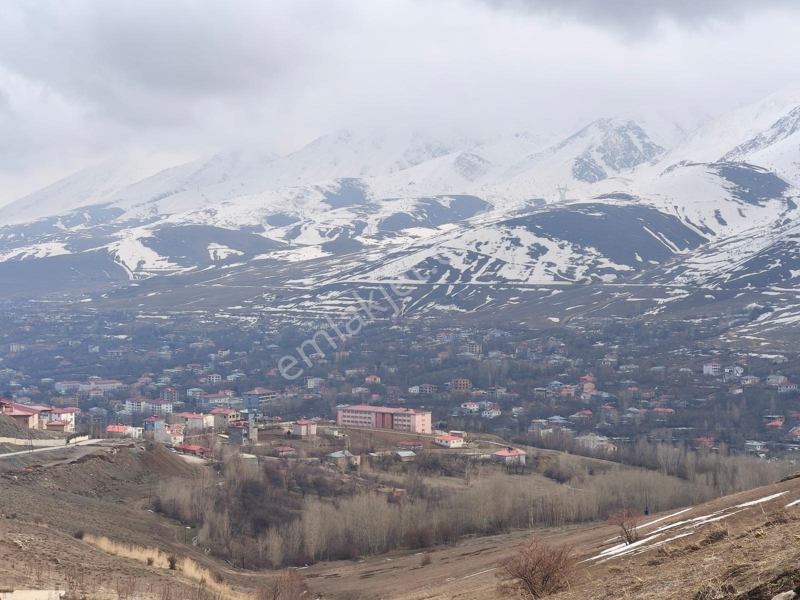 Gevaş Merkez'de Satılık 9 Dönüm Arsa - Görsel 11