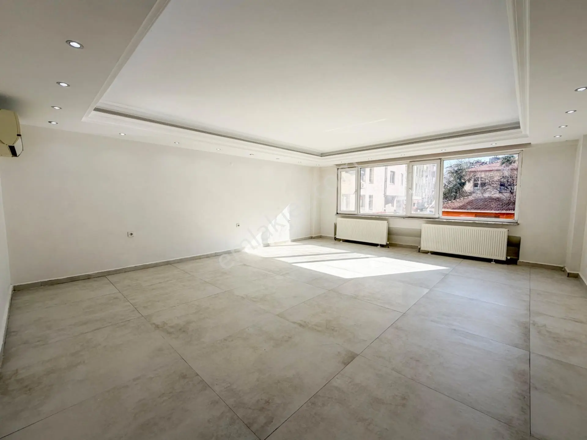 Balıkesir Kızılay Cad. Tabela Değeri Yüksek Kiralık 3+1 Ofis - Görsel 3
