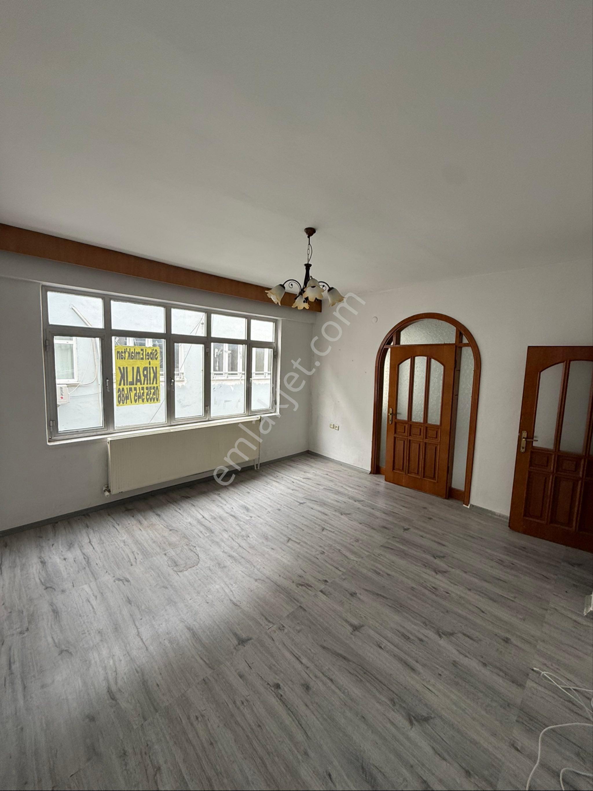 Hürriyet Mahallesinde İci Temiz Kiralık Daire