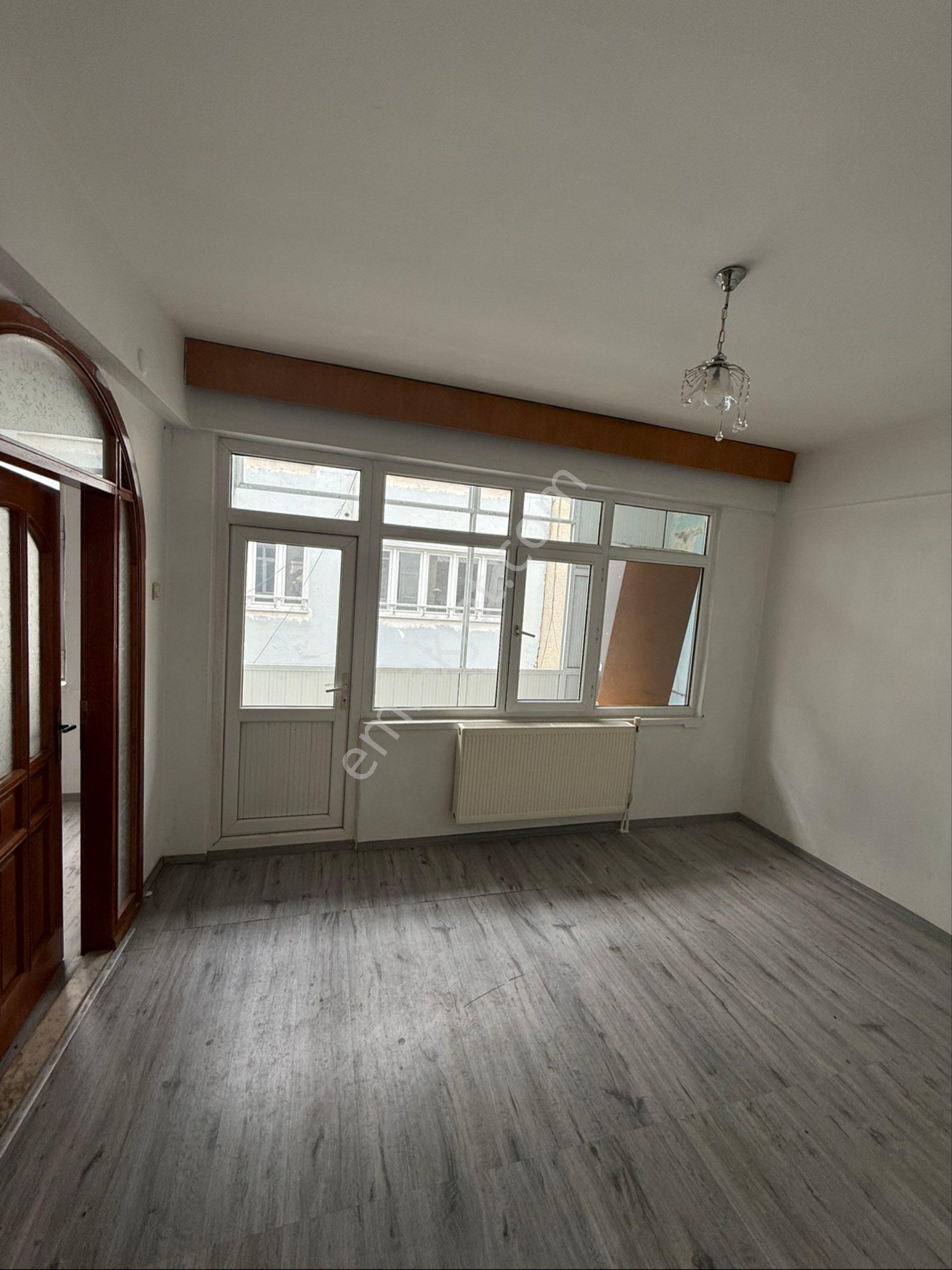 Hürriyet Mahallesinde İci Temiz Kiralık Daire - Görsel 5