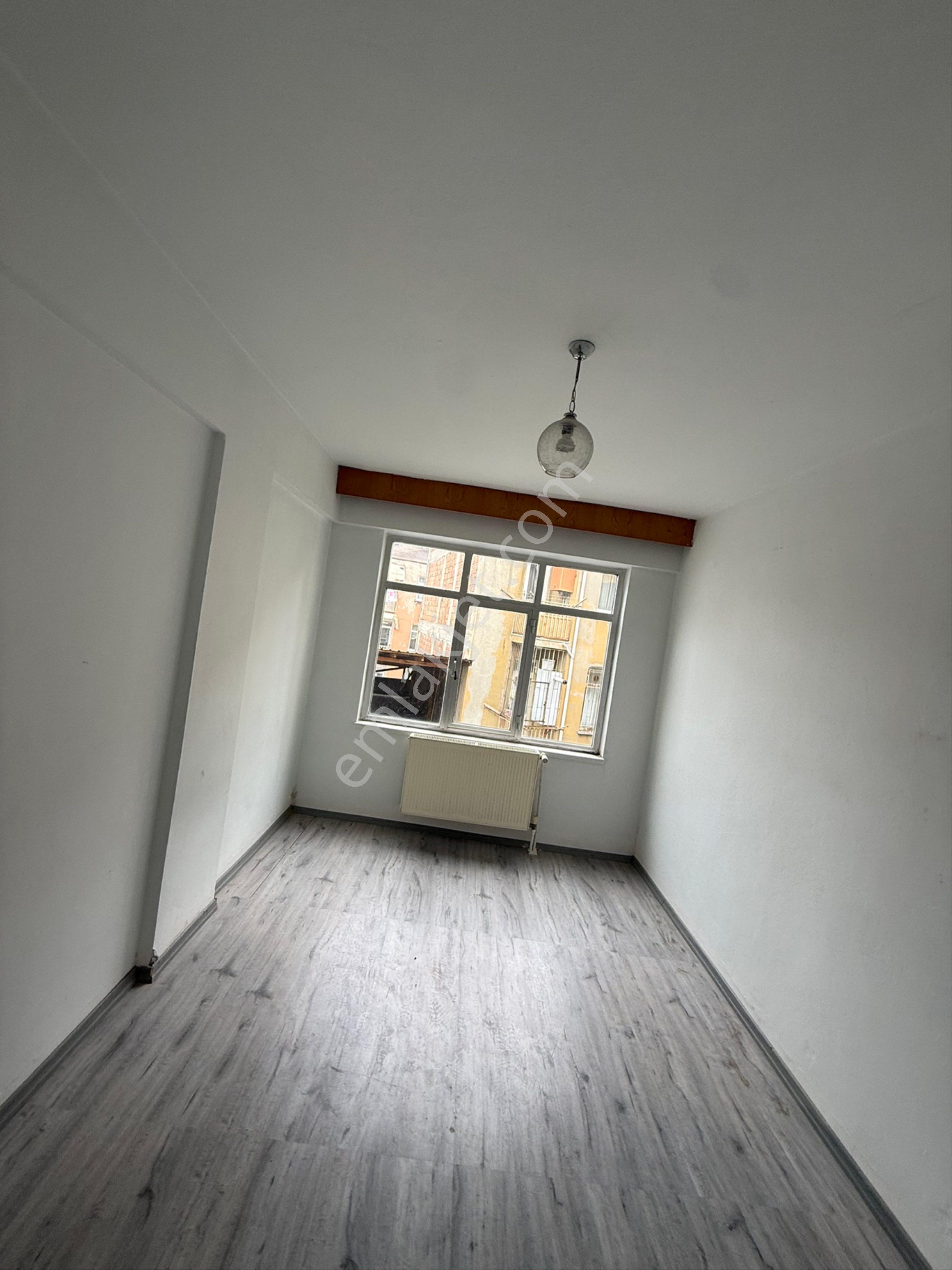 Hürriyet Mahallesinde İci Temiz Kiralık Daire - Görsel 11