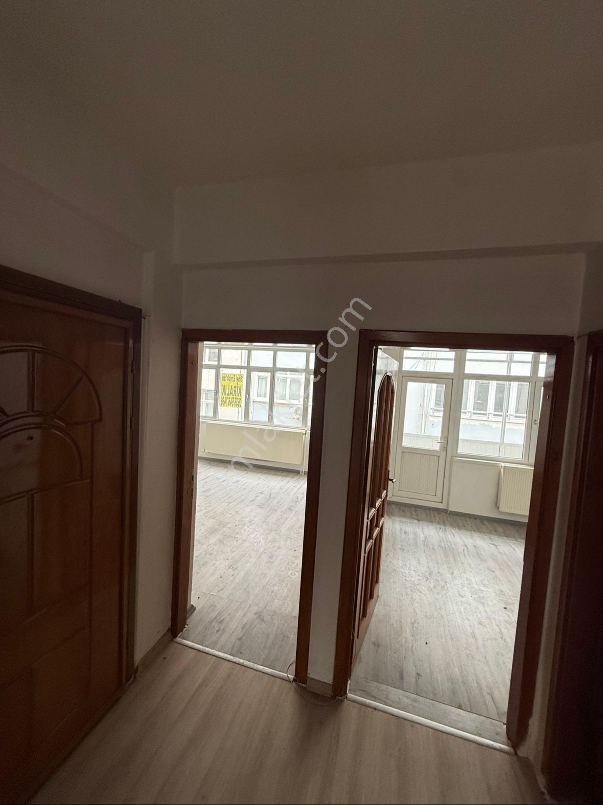 Hürriyet Mahallesinde İci Temiz Kiralık Daire - Görsel 15