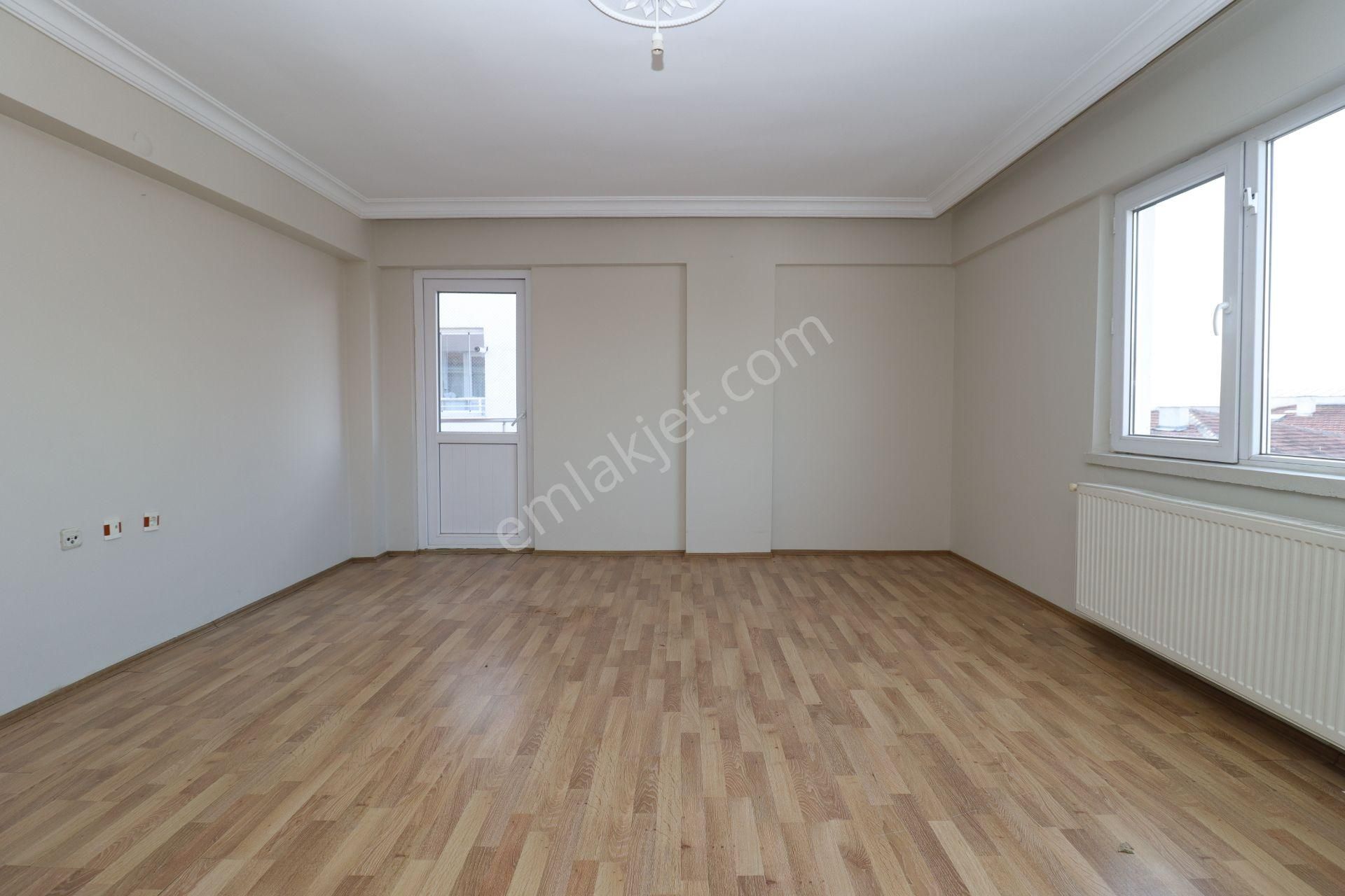 Akif'ten Topçu'da 3+1 Asansörlü G/b Cephe Cadde Yanı Kiralık Daire - Görsel 7