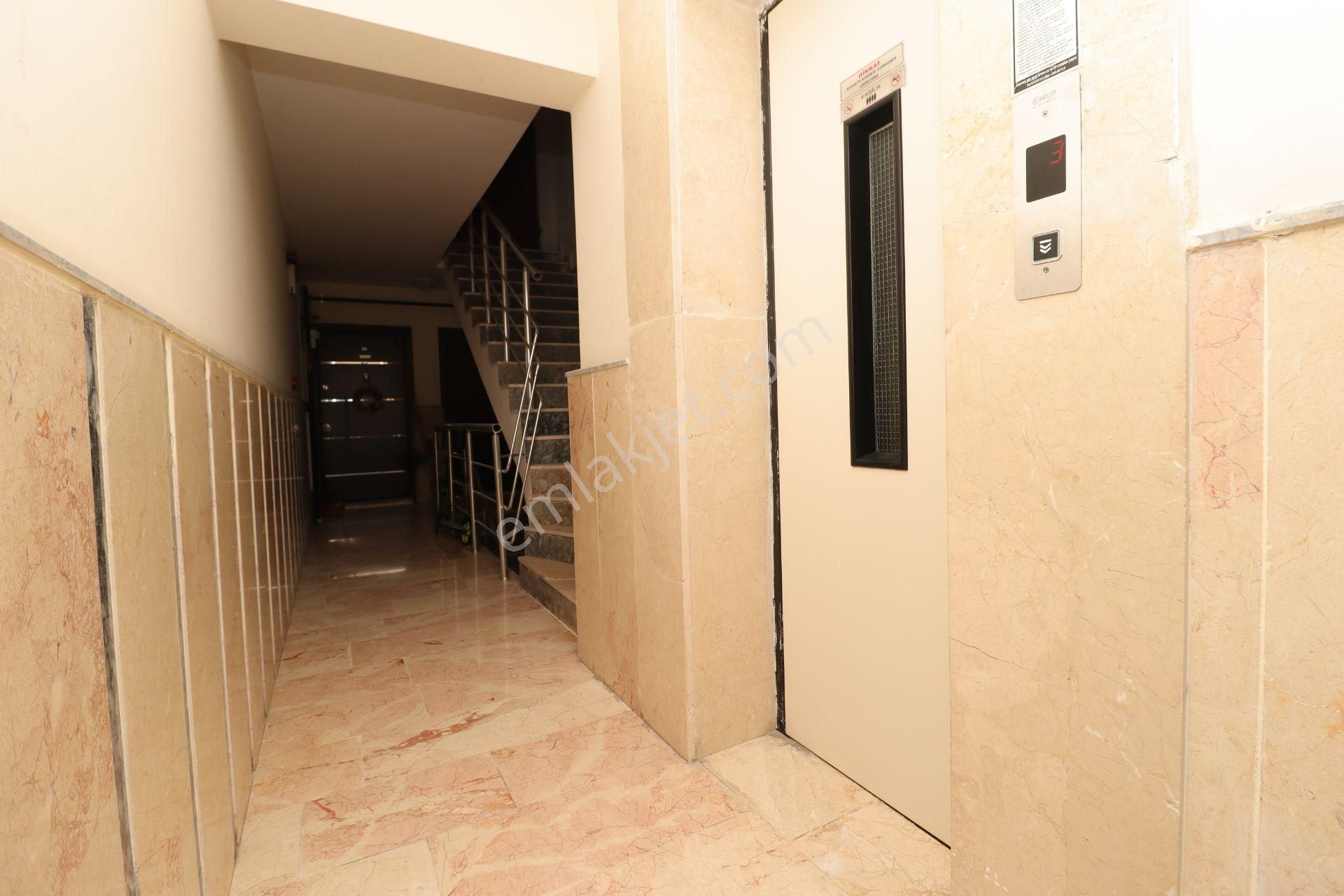 Akif'ten Topçu'da 3+1 Asansörlü G/b Cephe Cadde Yanı Kiralık Daire - Görsel 26