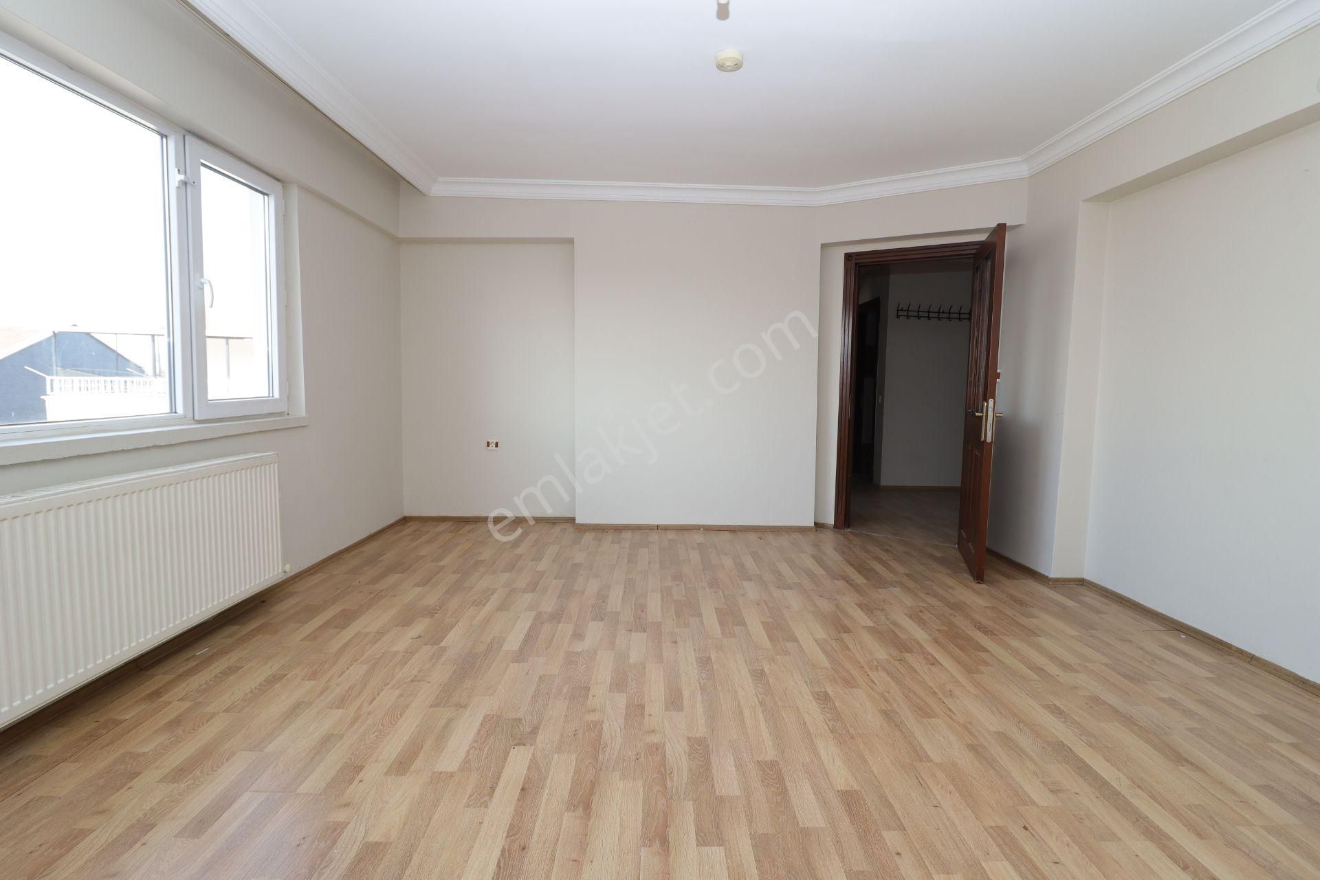 Akif'ten Topçu'da 3+1 Asansörlü G/b Cephe Cadde Yanı Kiralık Daire - Görsel 8