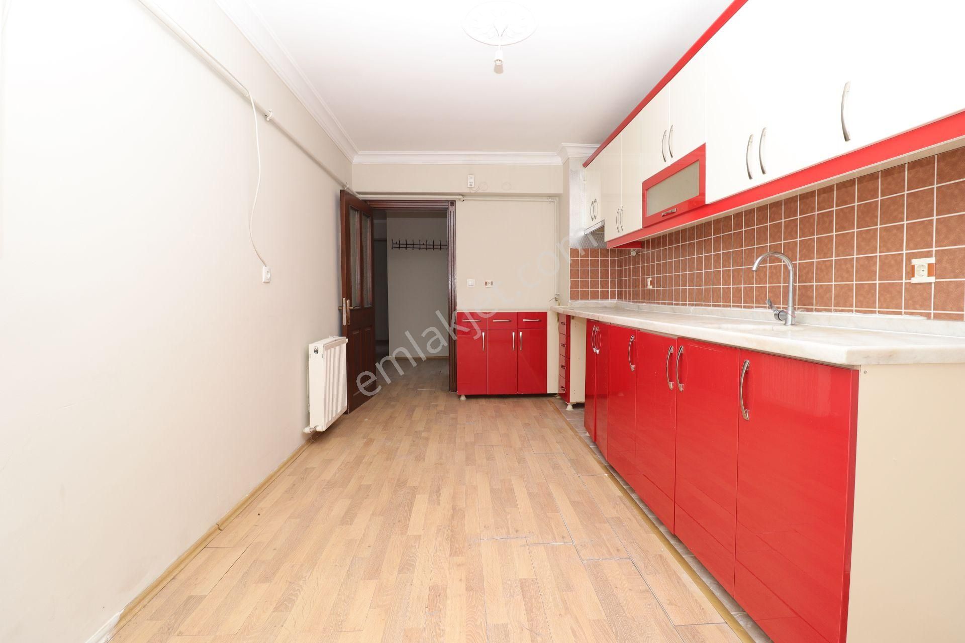 Akif'ten Topçu'da 3+1 Asansörlü G/b Cephe Cadde Yanı Kiralık Daire - Görsel 5