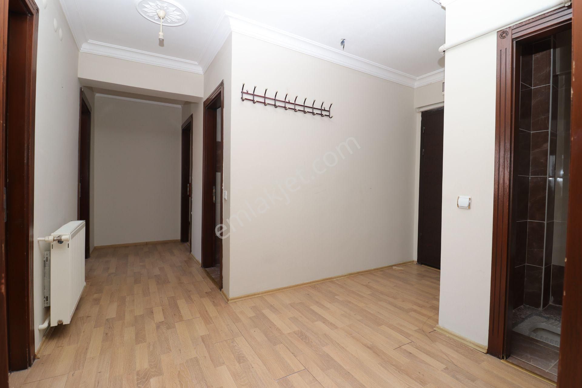 Akif'ten Topçu'da 3+1 Asansörlü G/b Cephe Cadde Yanı Kiralık Daire - Görsel 11