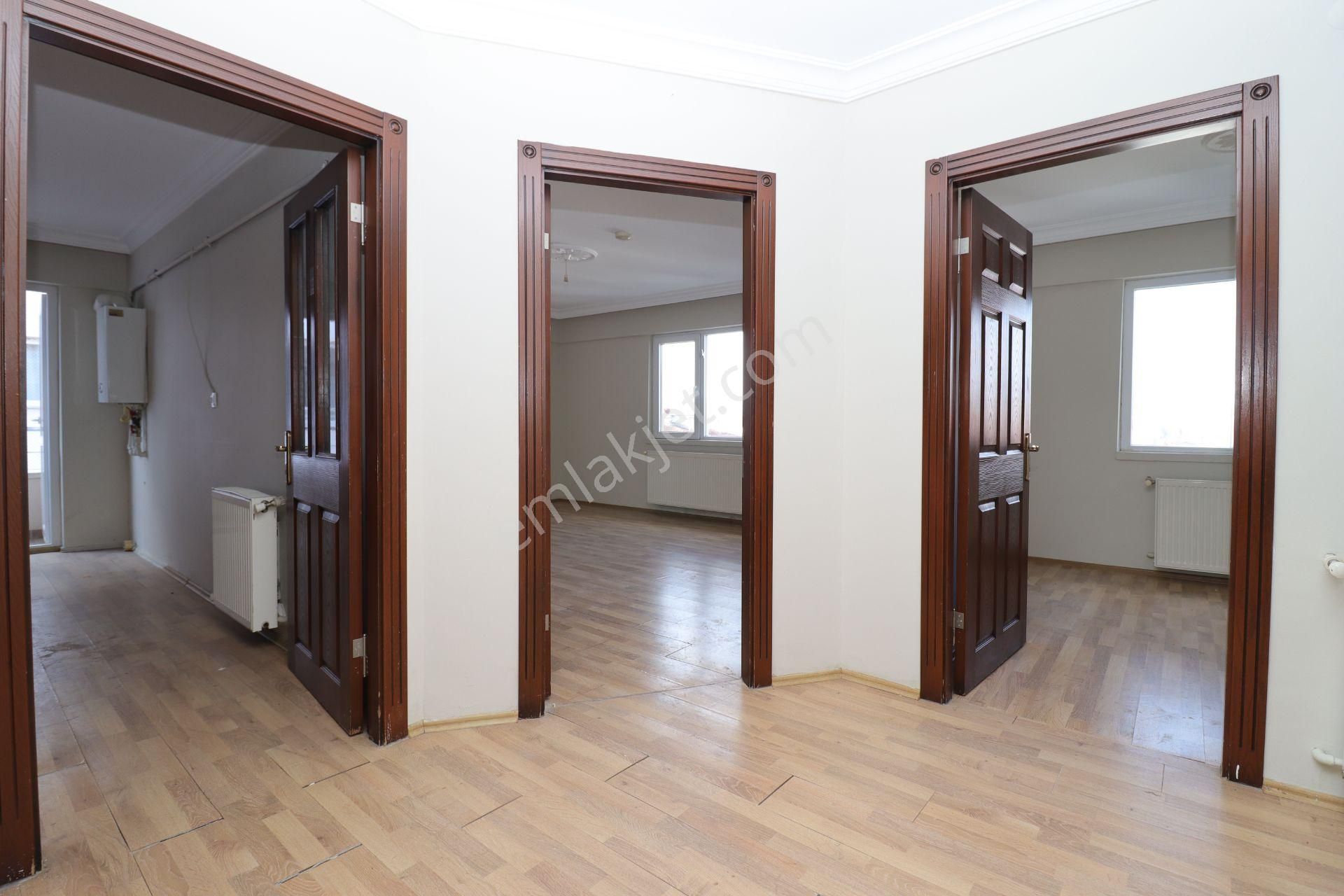 Akif'ten Topçu'da 3+1 Asansörlü G/b Cephe Cadde Yanı Kiralık Daire - Görsel 6