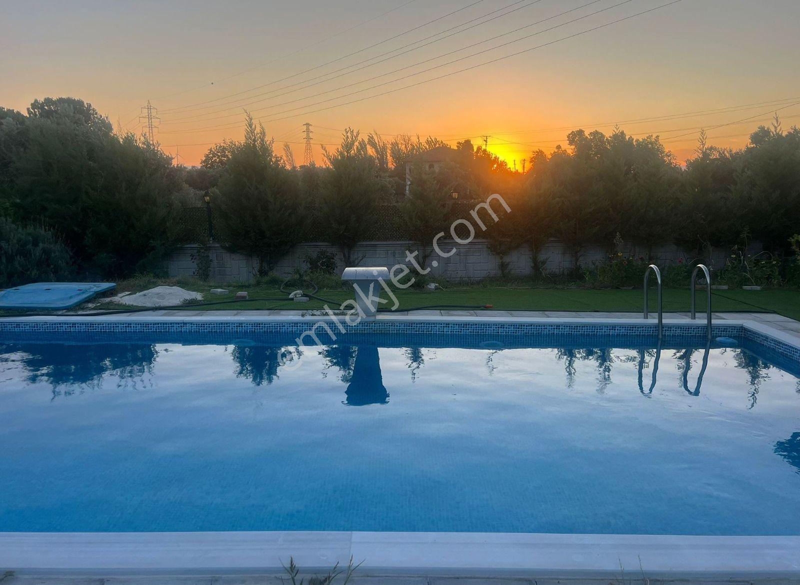 Müstakil Havuzlu 3+1 Villa Konforunda Ev Ve Bahçe - Görsel 3