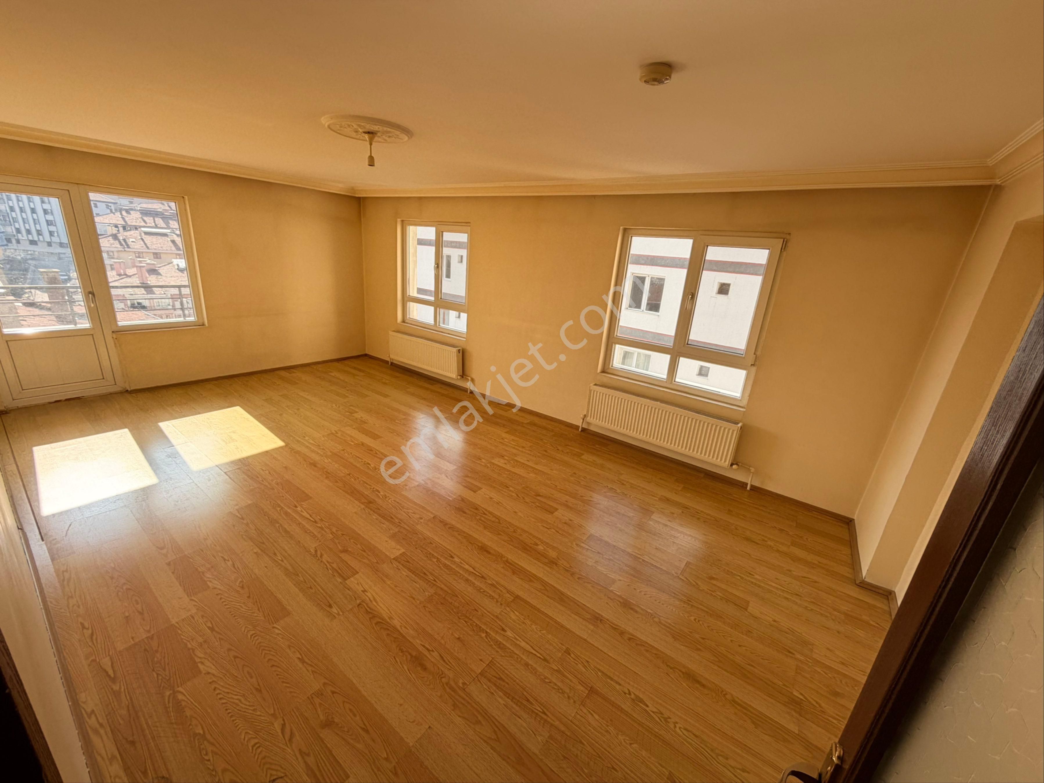 Bademlik Mah Itri Cadde Yanı Asansörlü Geniş Orta Kat 3+1