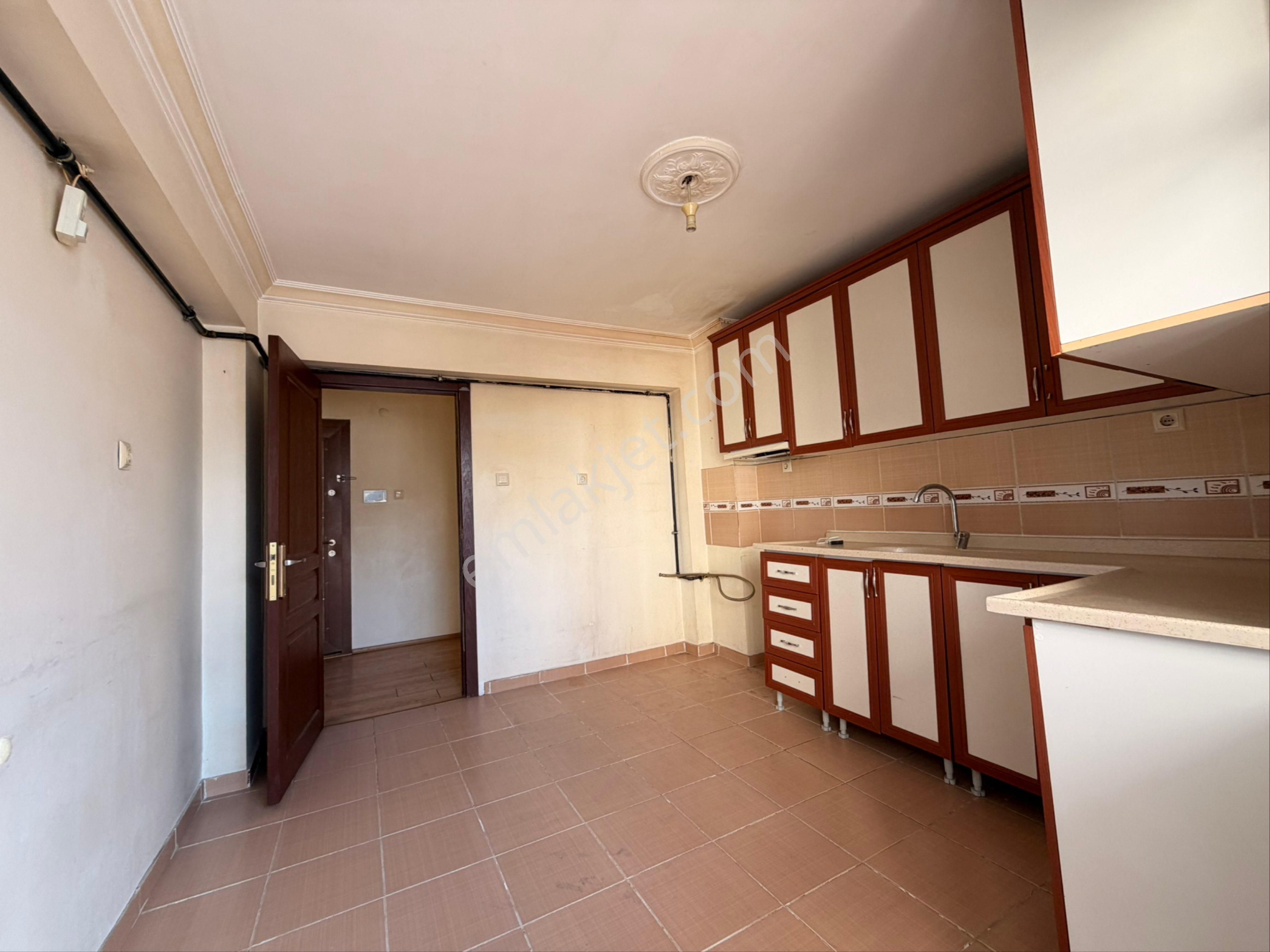 Bademlik Mah Itri Cadde Yanı Asansörlü Geniş Orta Kat 3+1 - Görsel 5