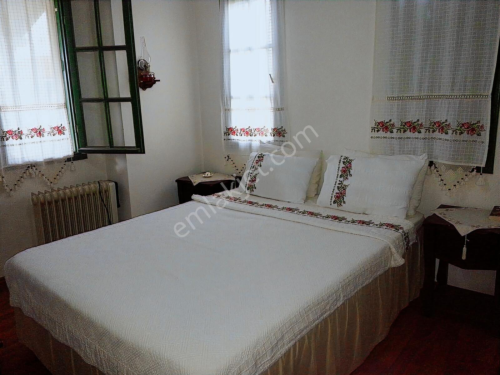 Çeşme Ayayorgi Mevki Yüzme Havuzlu,full Eşyalı,superlux Fırsat - Görsel 13
