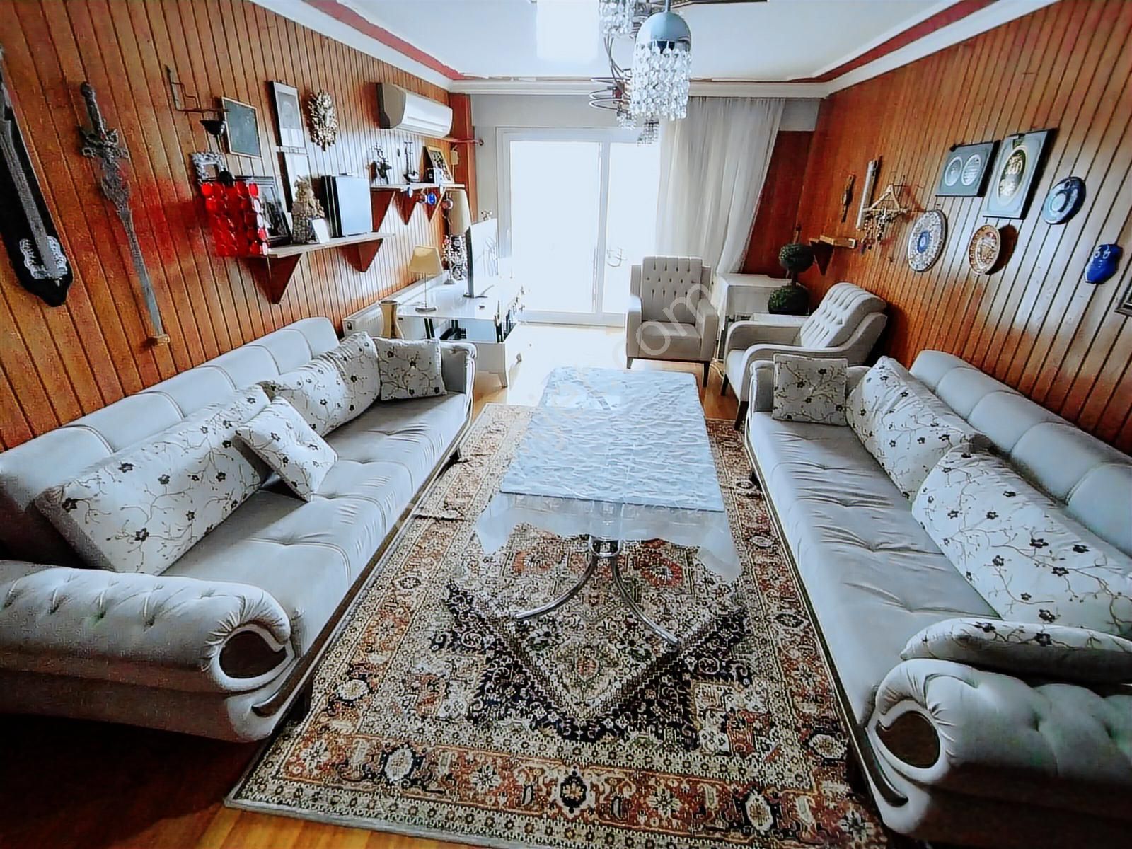 Karşıyaka Dedebaşında Cadde Üstü 3+1 Eşyalı Kiralık Daire - Görsel 9