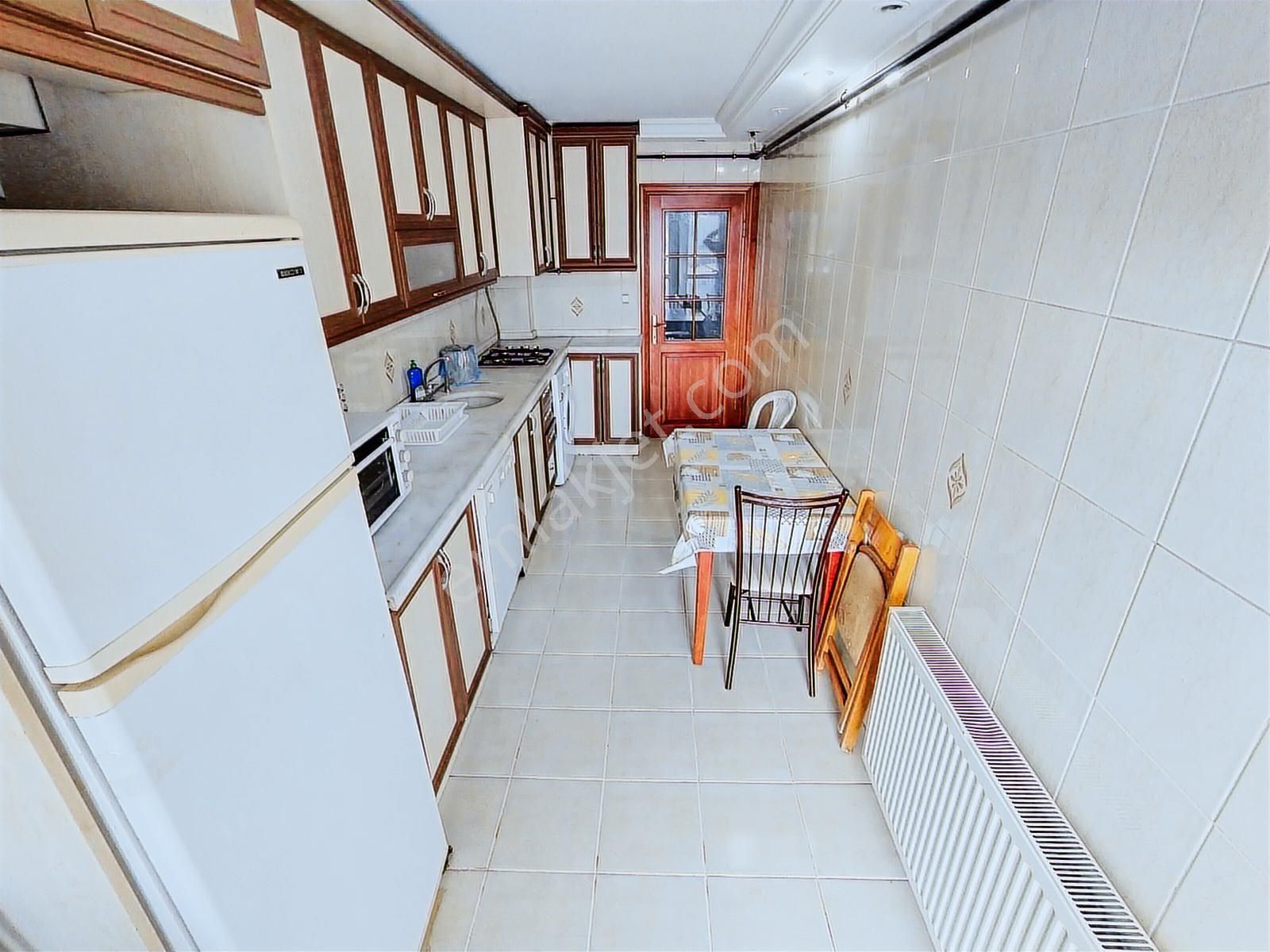 Karşıyaka Dedebaşında Cadde Üstü 3+1 Eşyalı Kiralık Daire - Görsel 8