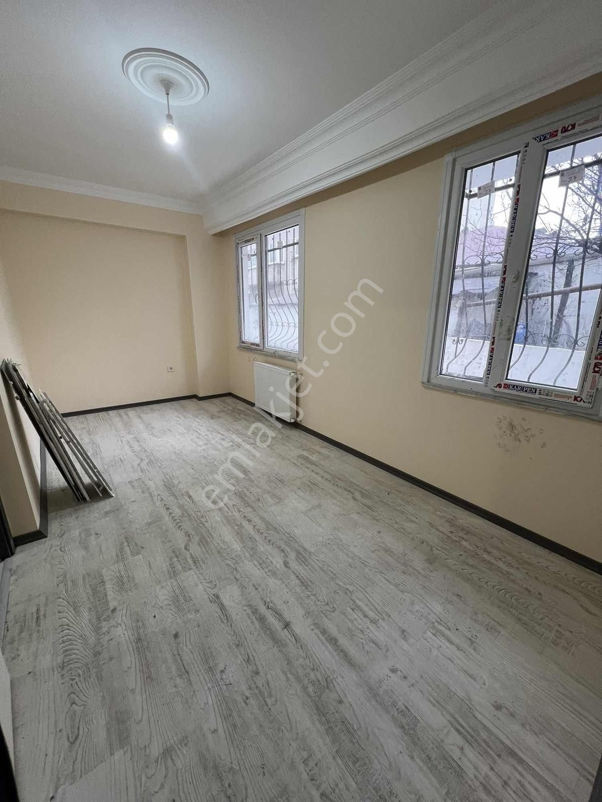 Başakşehir Güvercintepe Mahallesinde Satılık 2+1 Büyük Bahçekatı - Görsel 3