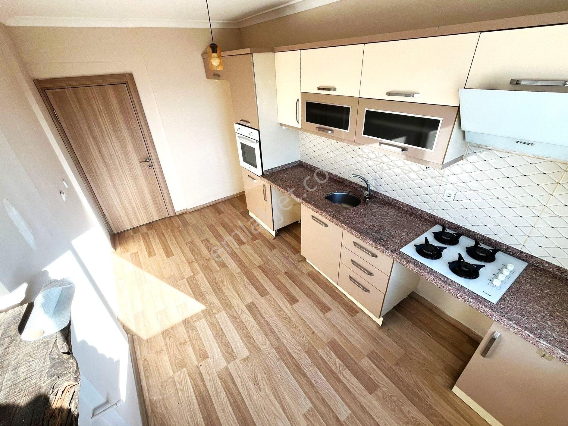 🏡aygül'den Edremit Atatürk Mahallesi'nde Full Körfez Manzaralı Ara Kat Asansörlü 3+1 Kiralık Daire - Görsel 2