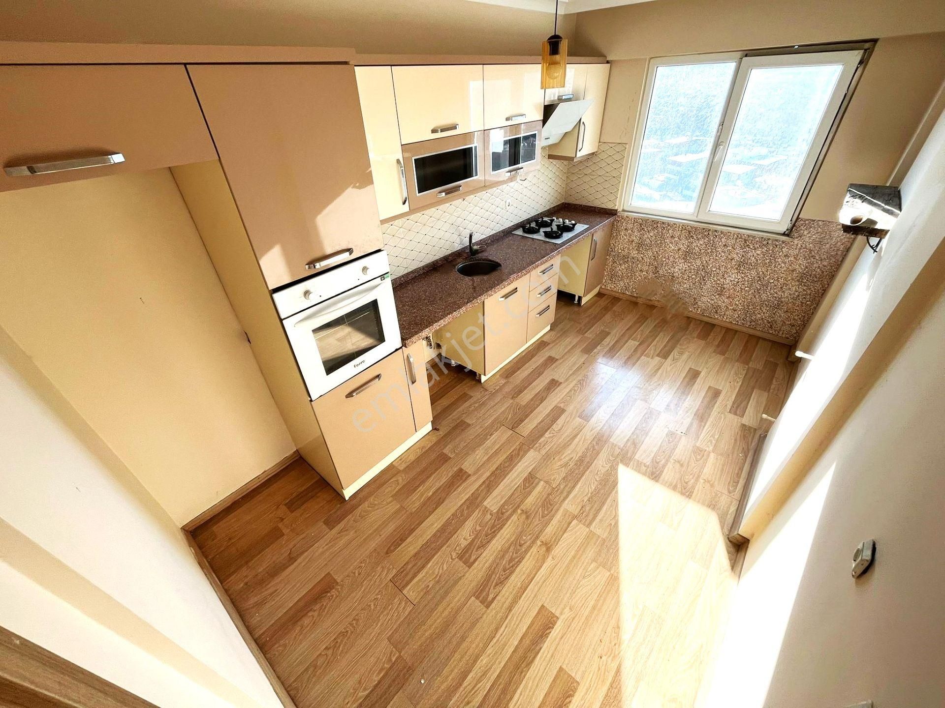 🏡aygül'den Edremit Atatürk Mahallesi'nde Full Körfez Manzaralı Ara Kat Asansörlü 3+1 Kiralık Daire - Görsel 3