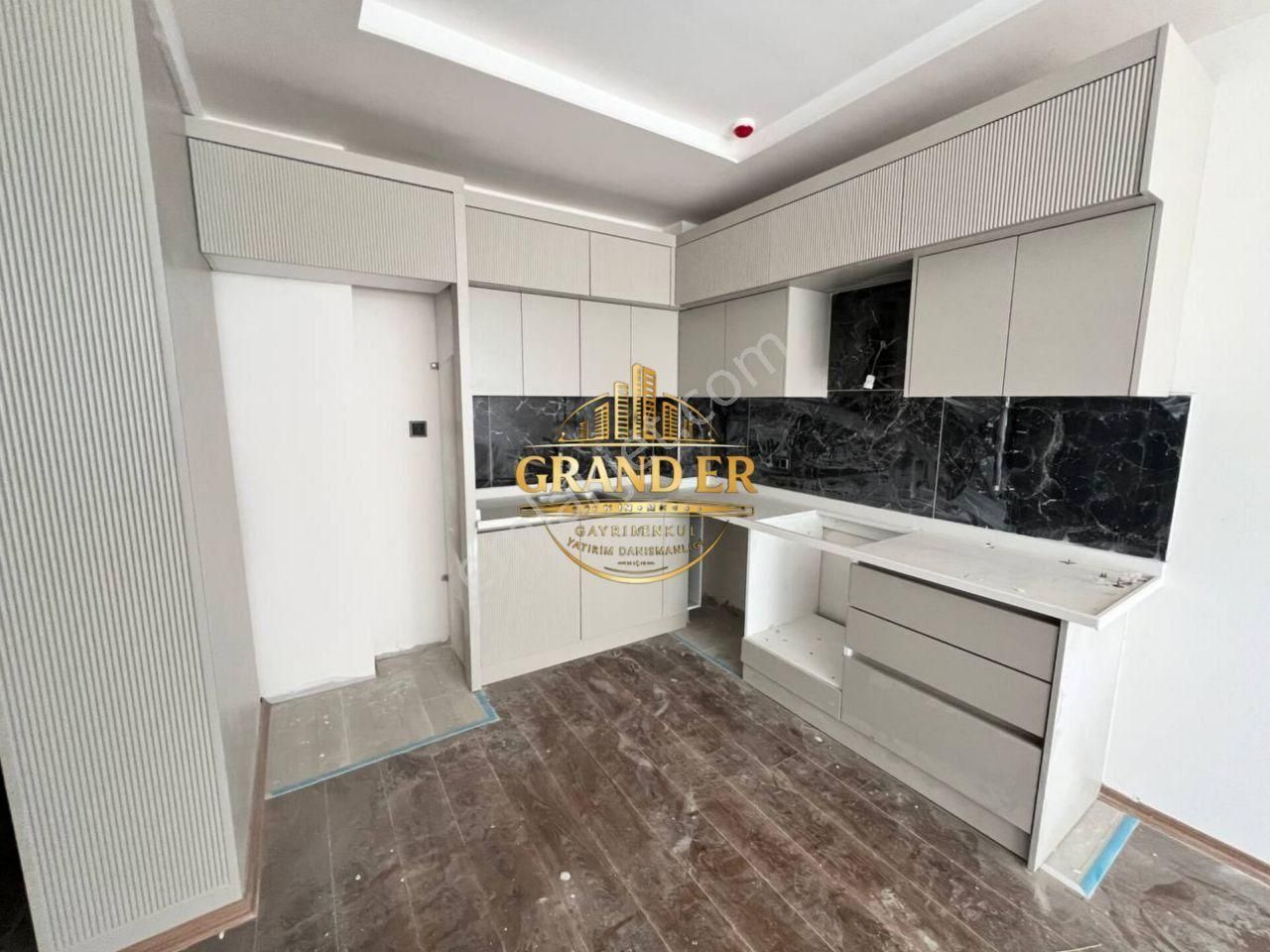 Erdemli Çeşmelide Sıfır 2+1 Çift Banyolu Site İçi Sahile Yakın