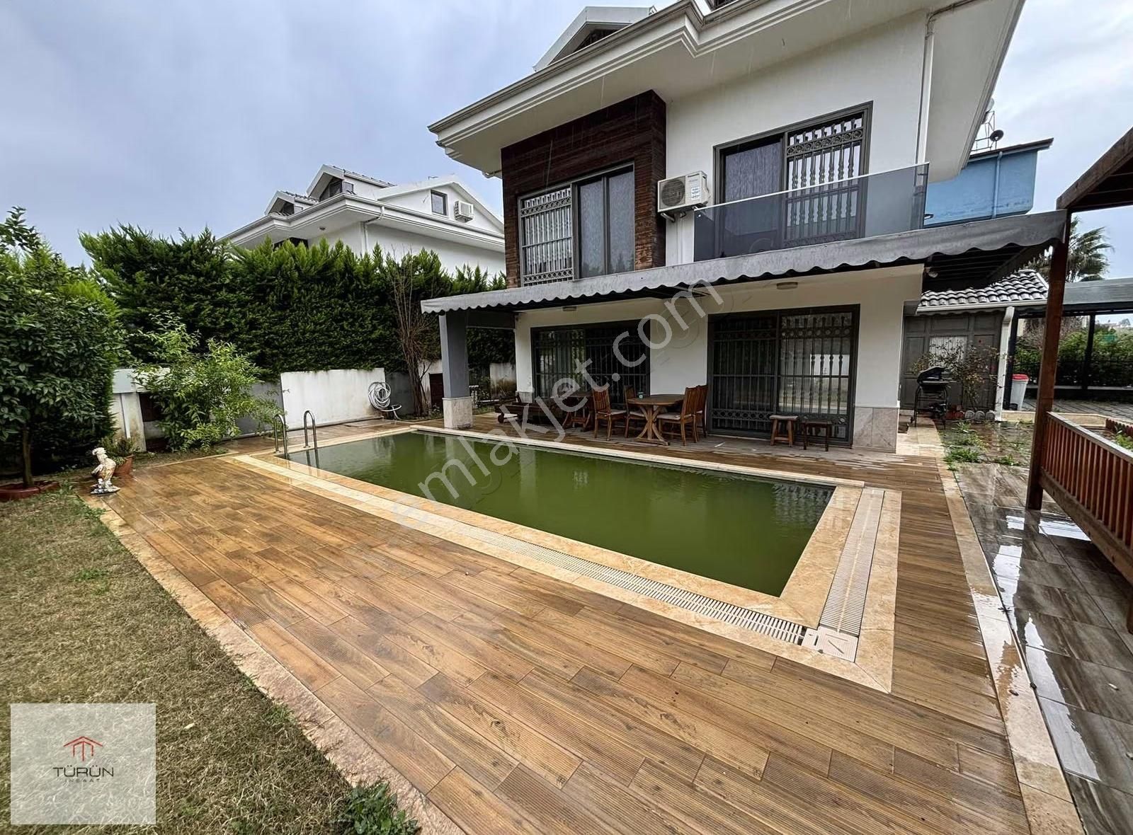 Fethiye Foça Mahallesinde 4+1 Tripleks Müstakil Villa