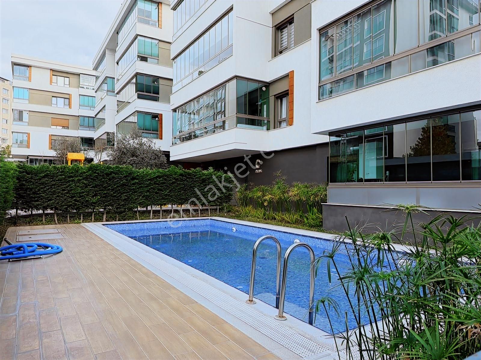 Aliağa Siteler Mah. Ertürk Lidya Sitesi'nde Kiralık 2+1 Daire - Görsel 2