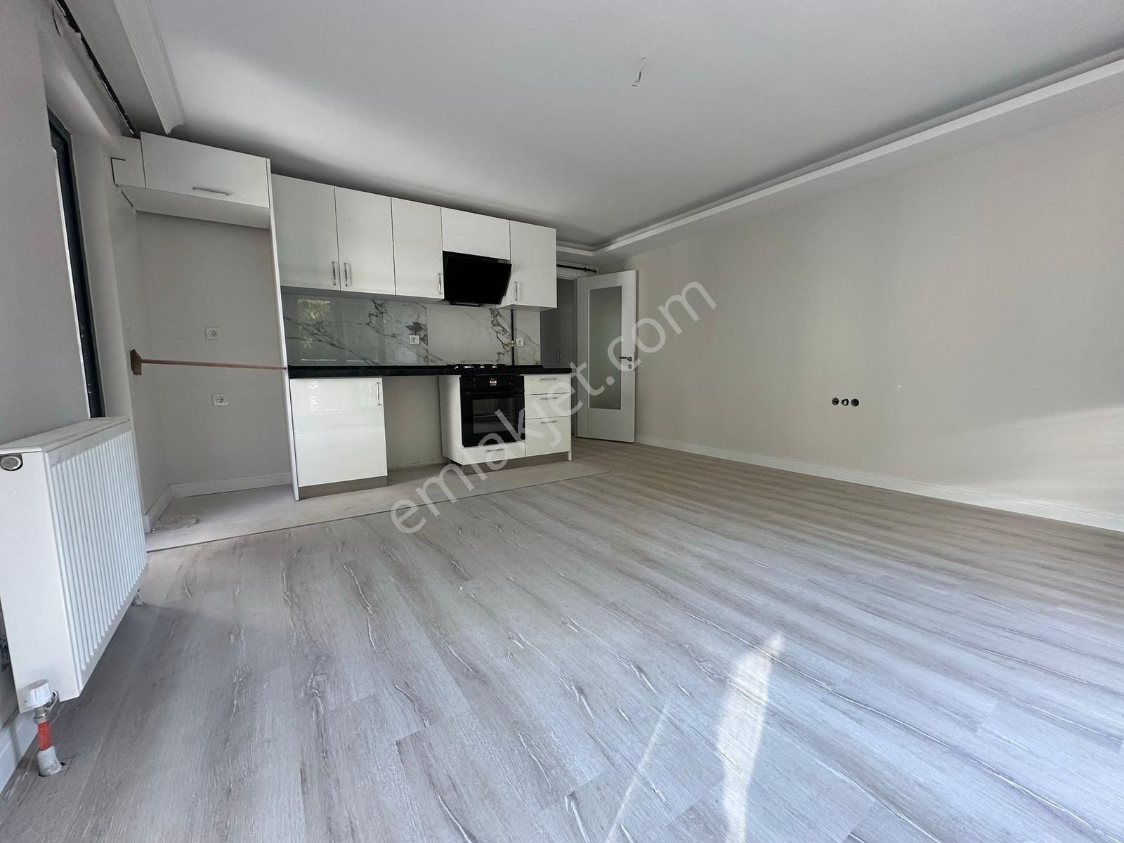 Kuttaş Emlak'tan 0 Binada Katta 1+1 Ön 50m2 Metro Yakını Kiralık - Görsel 2